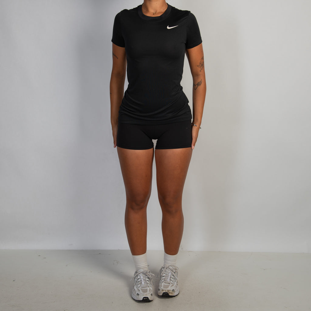 BLACK ACTIVE TEE