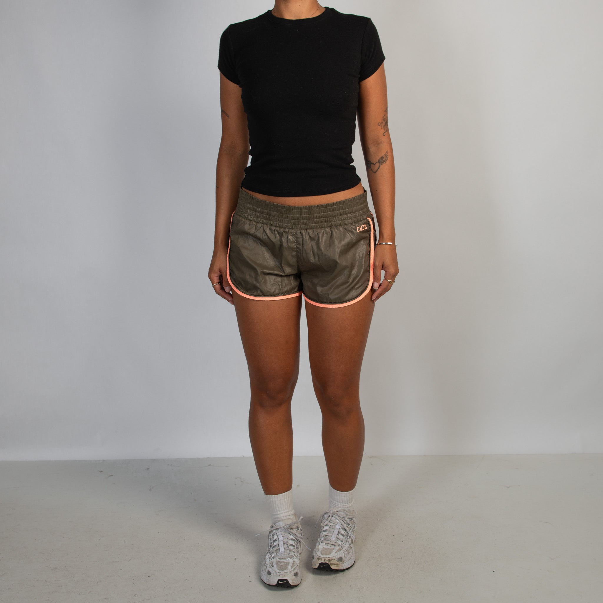 KHAKI SPRAY SHORTS