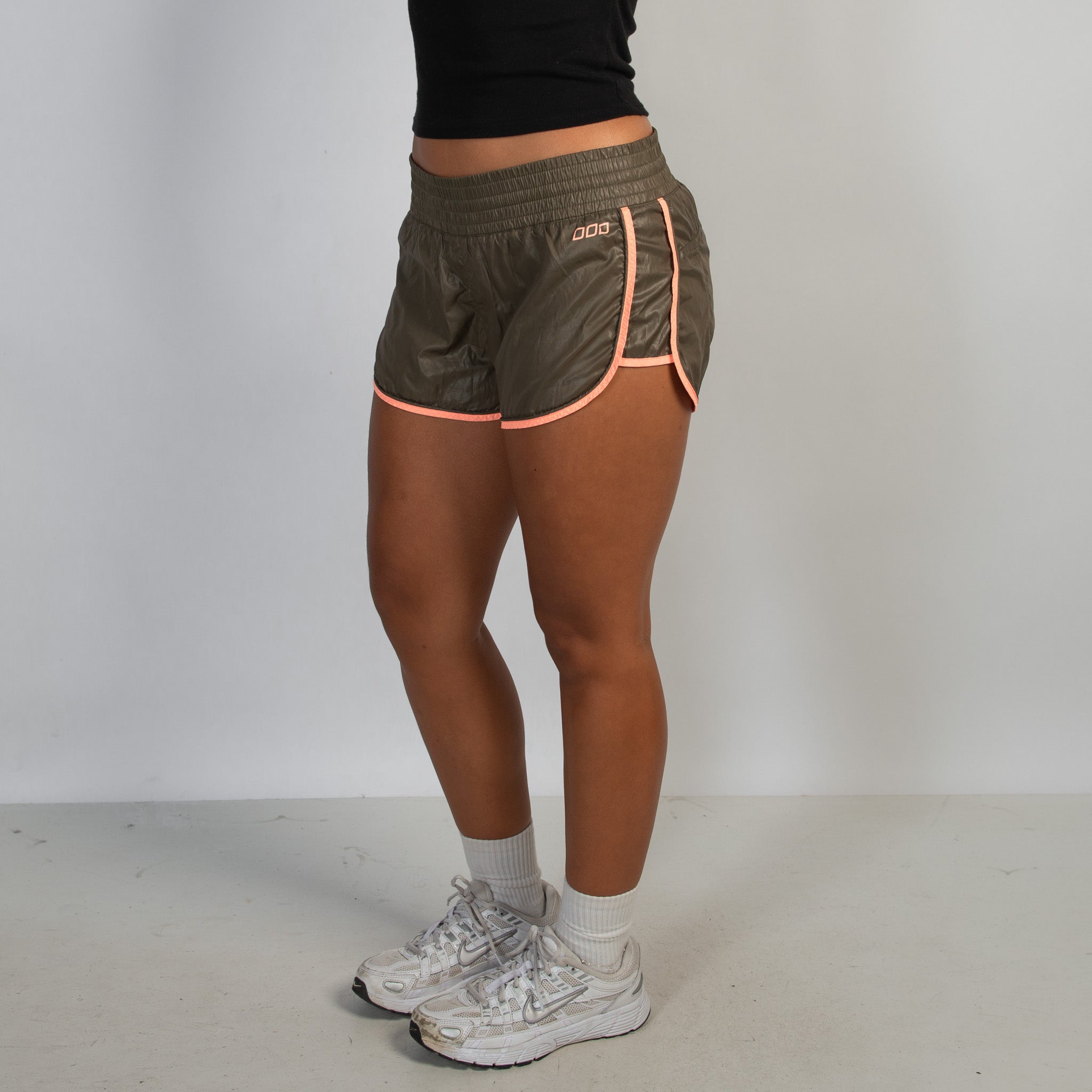 KHAKI SPRAY SHORTS