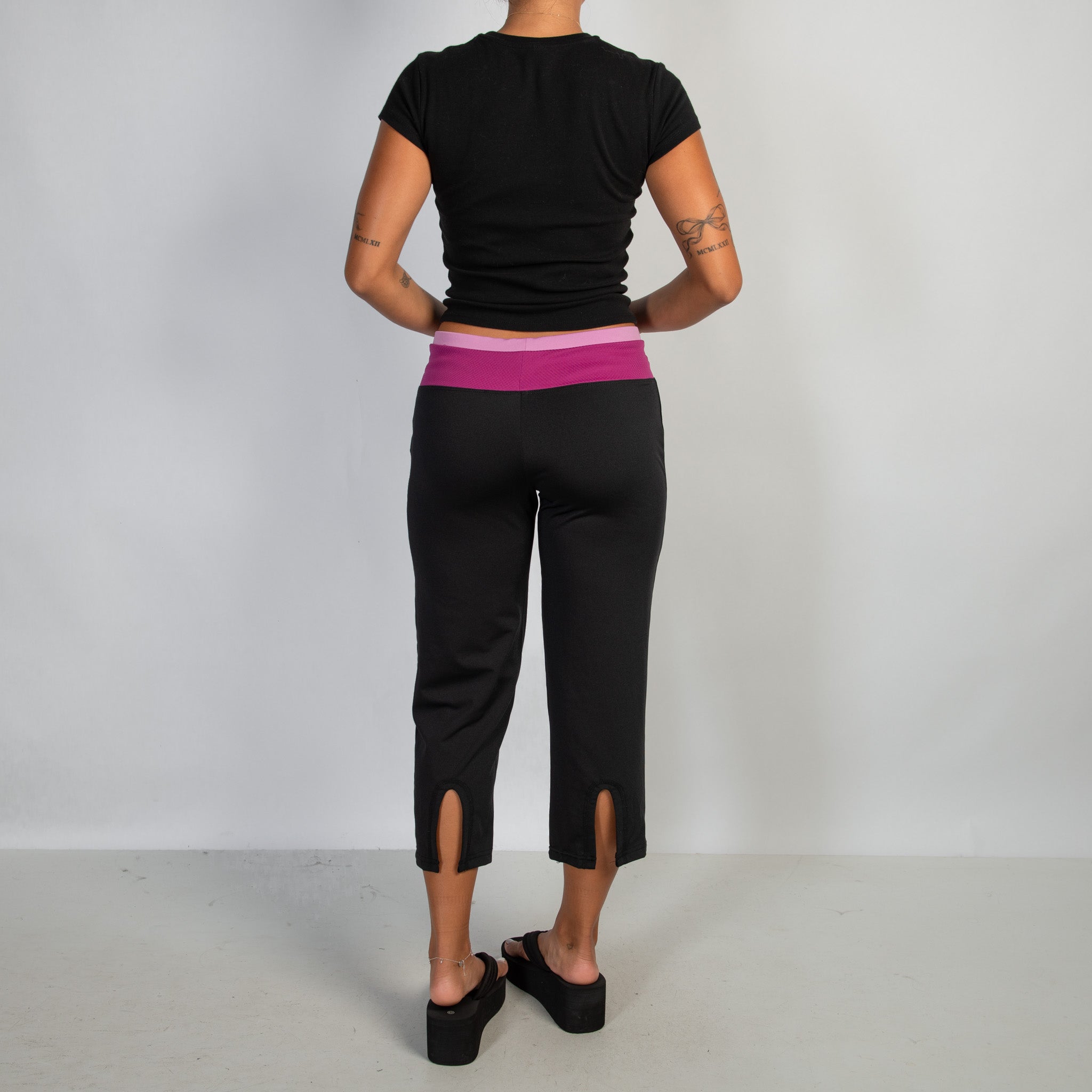 PINK TRIM CAPRI TIGHTS
