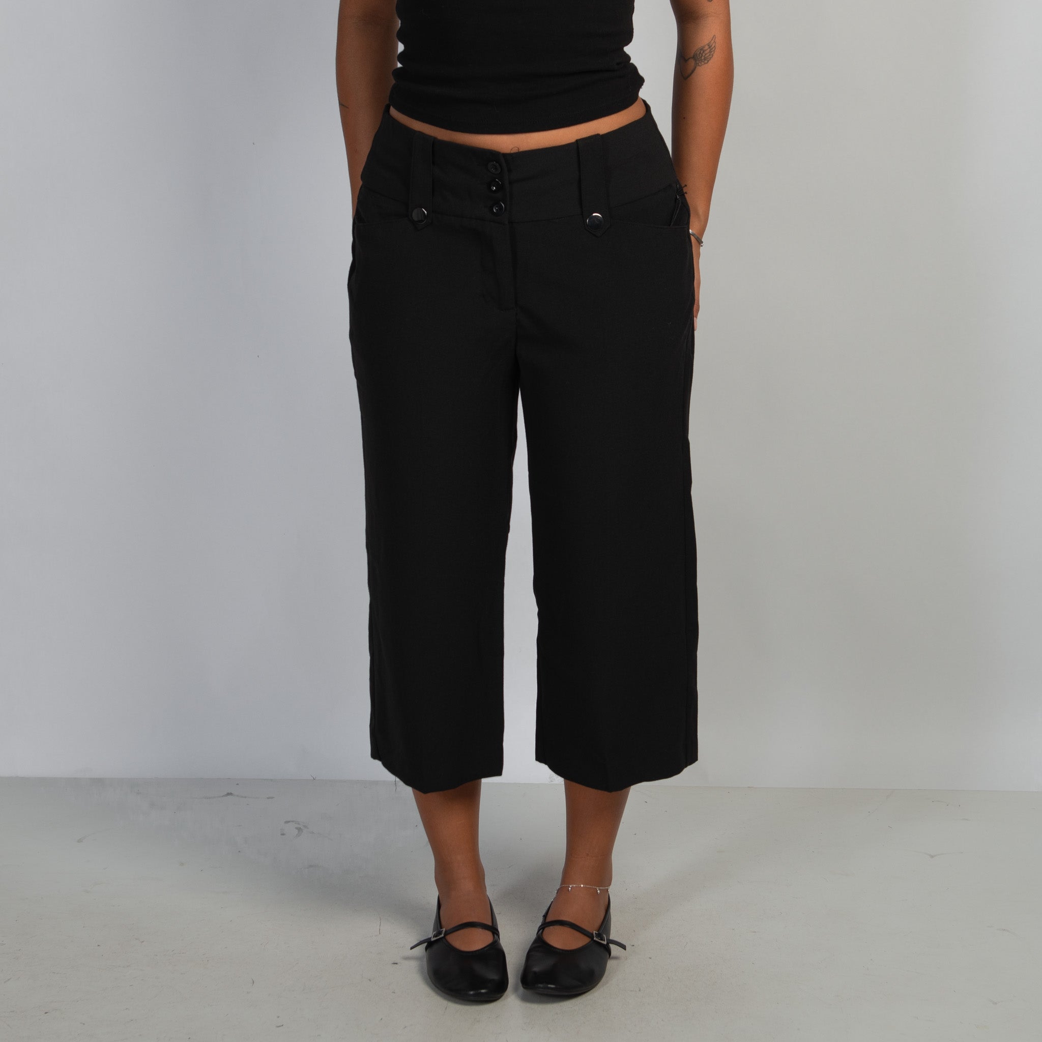 BLACK CROP TROUSERS