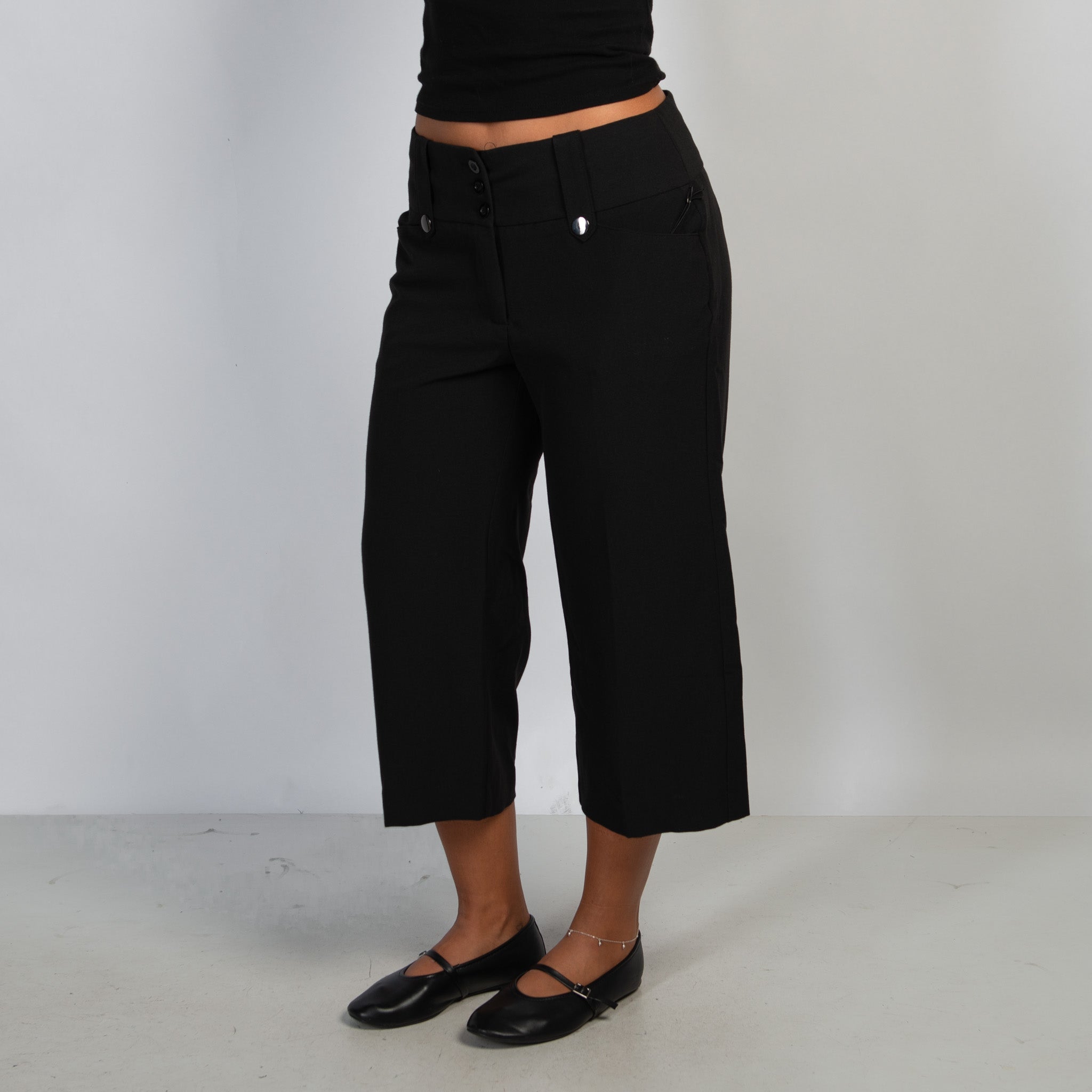 BLACK CROP TROUSERS
