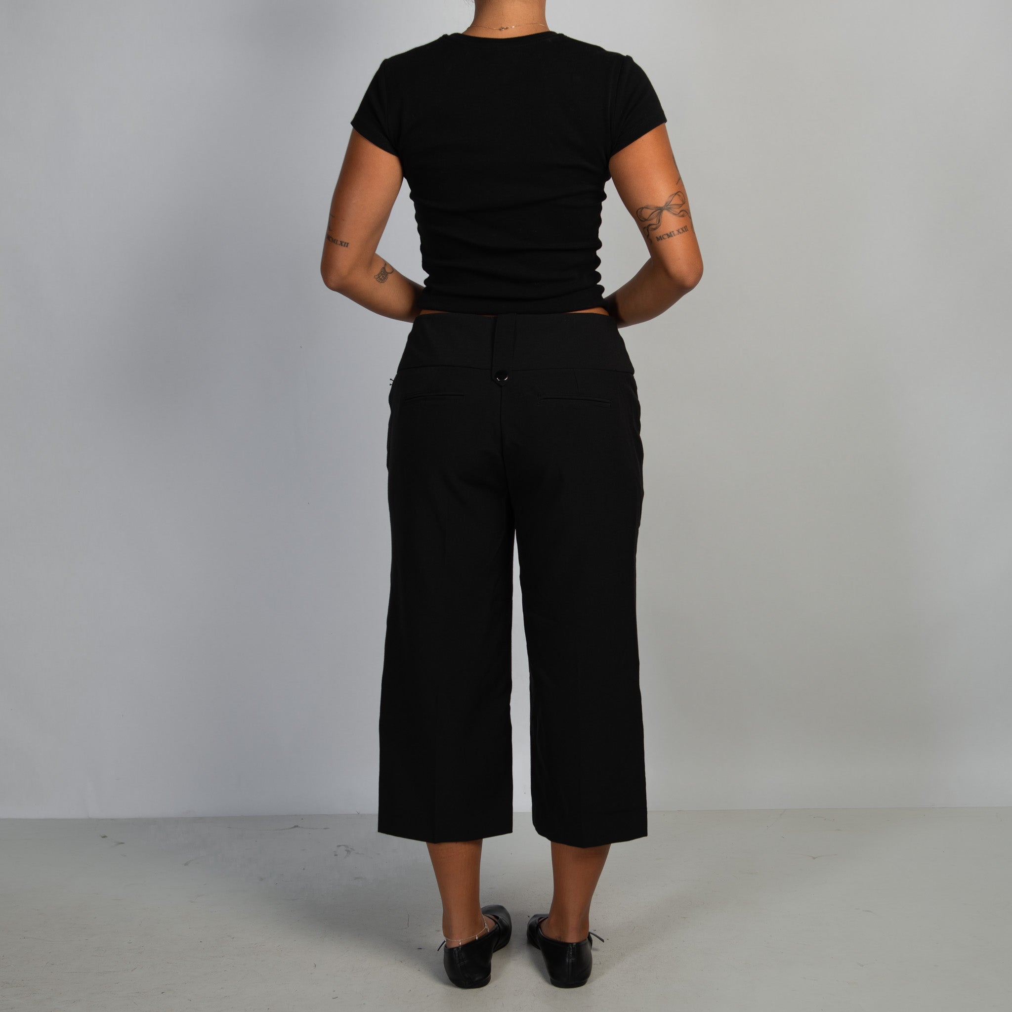 BLACK CROP TROUSERS