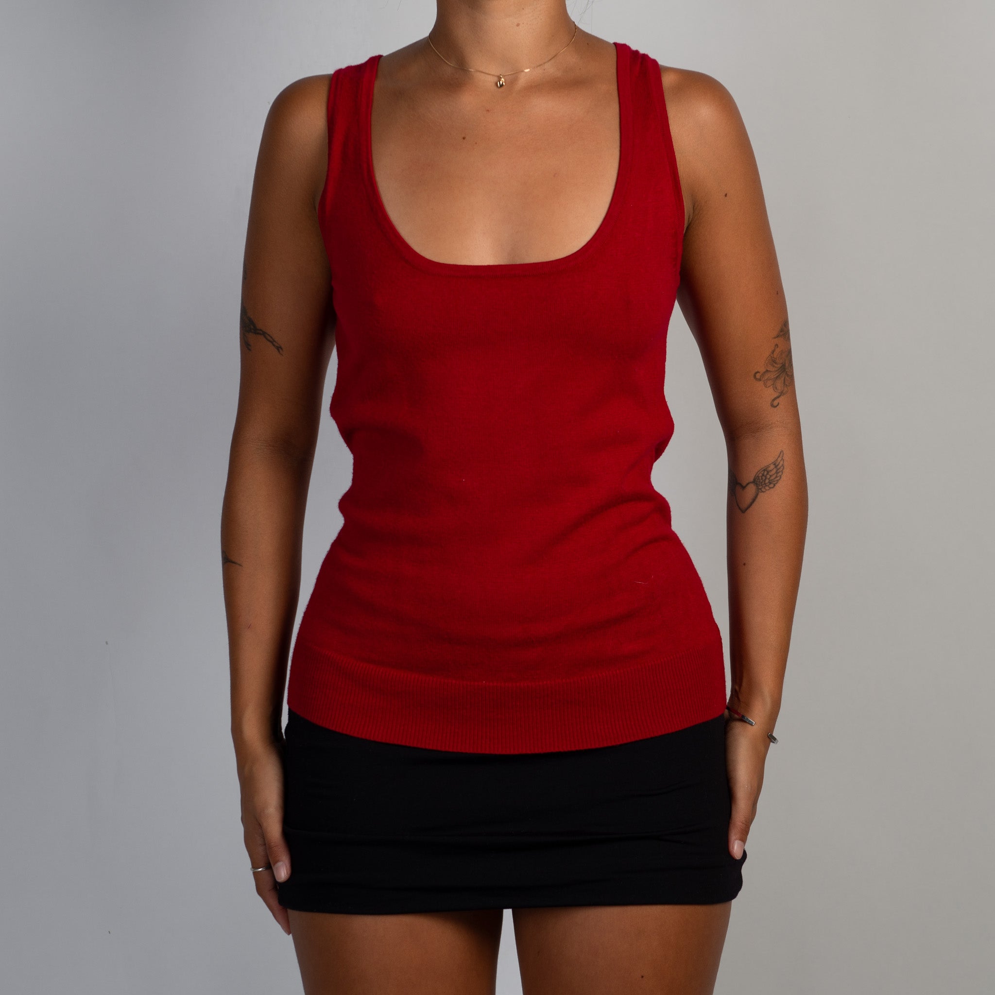 RED KNIT TANK TOP