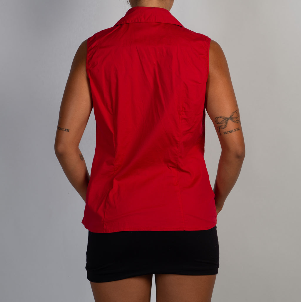 RED SLEEVELESS BLOUSE