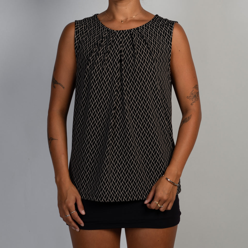 PATTERN STRETCH TOP