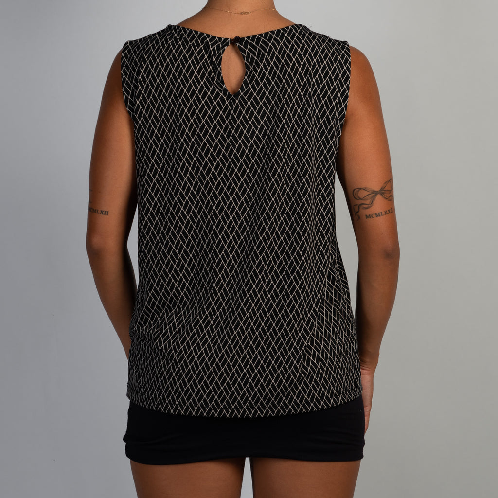 PATTERN STRETCH TOP