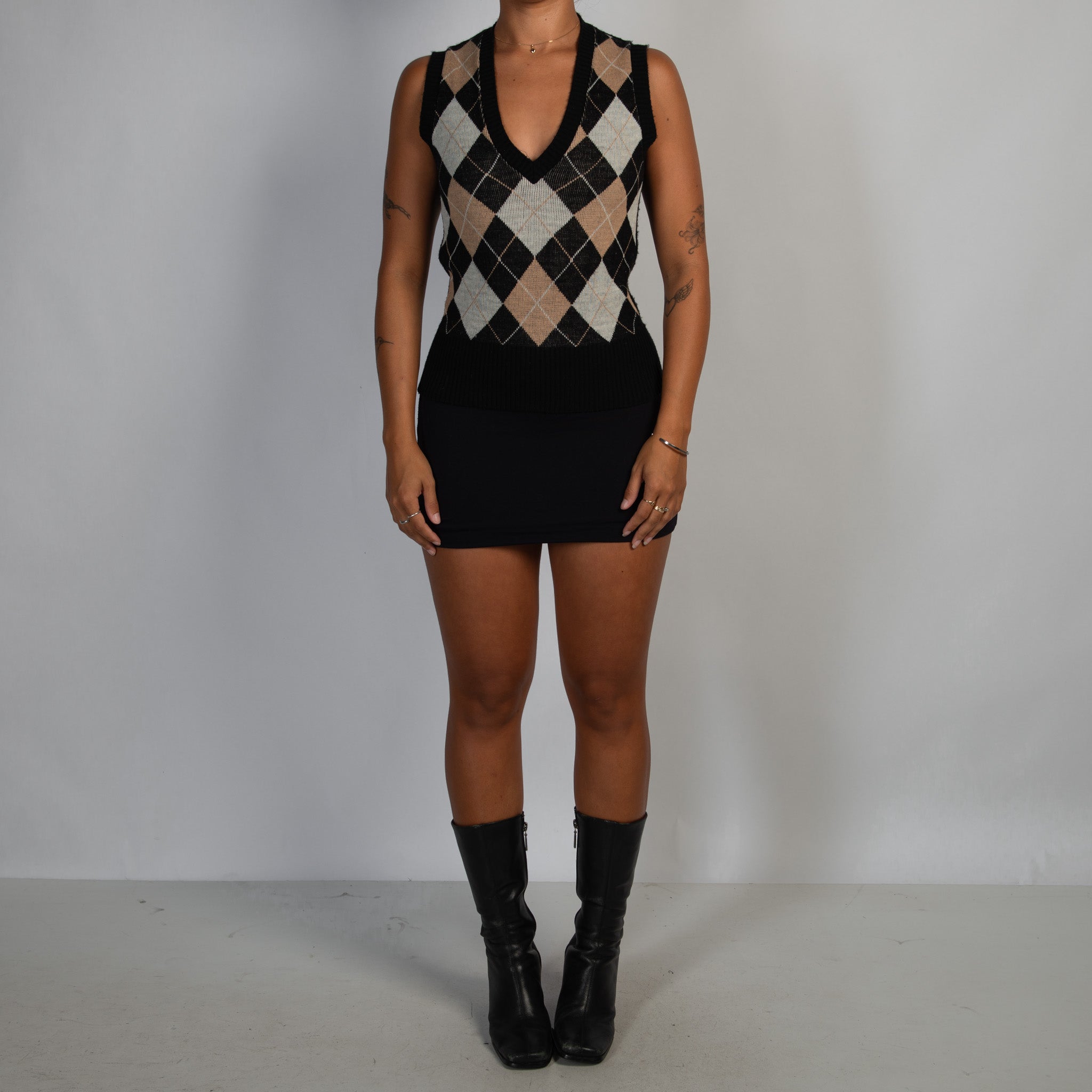 ARGYLE KNIT VEST