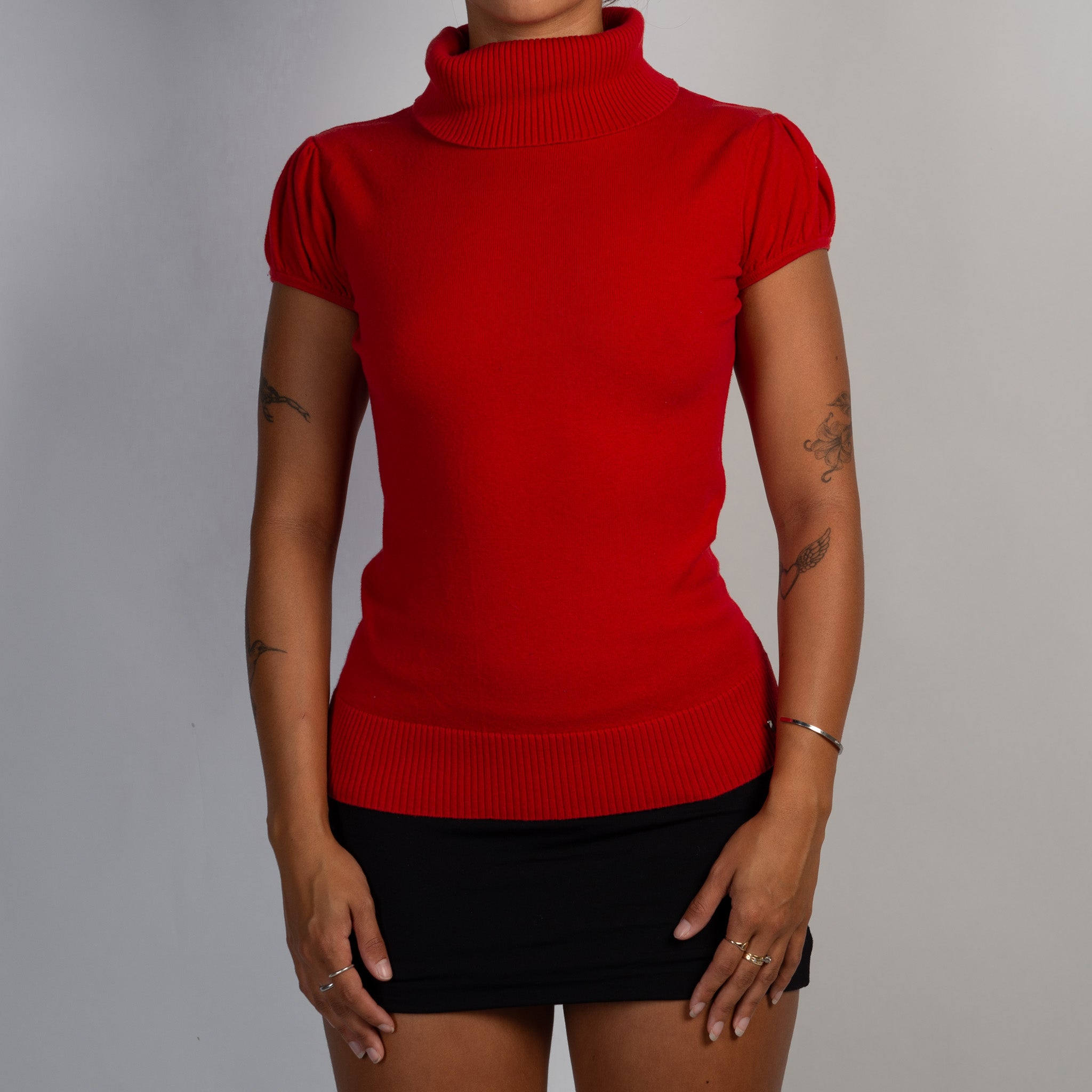 RED TURTLENECK TOP