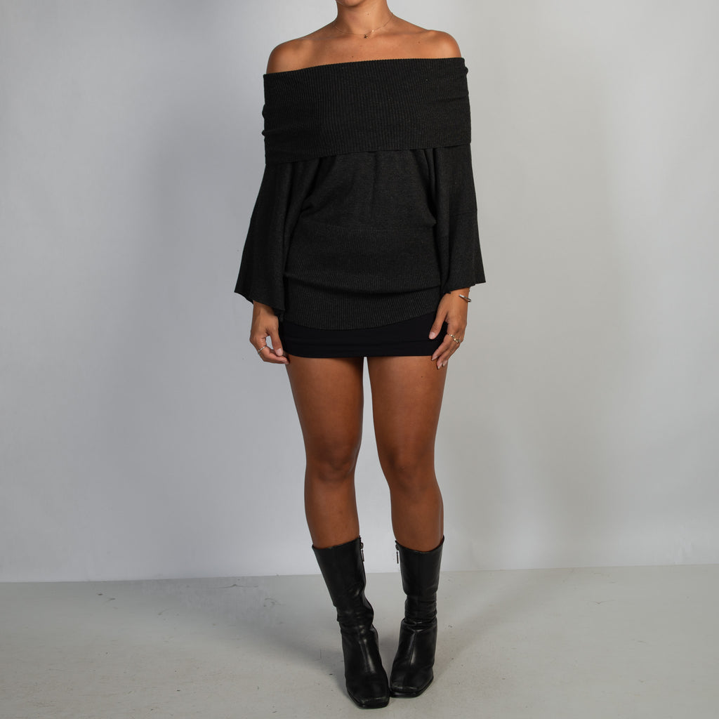 CHARCOAL KNIT TOP