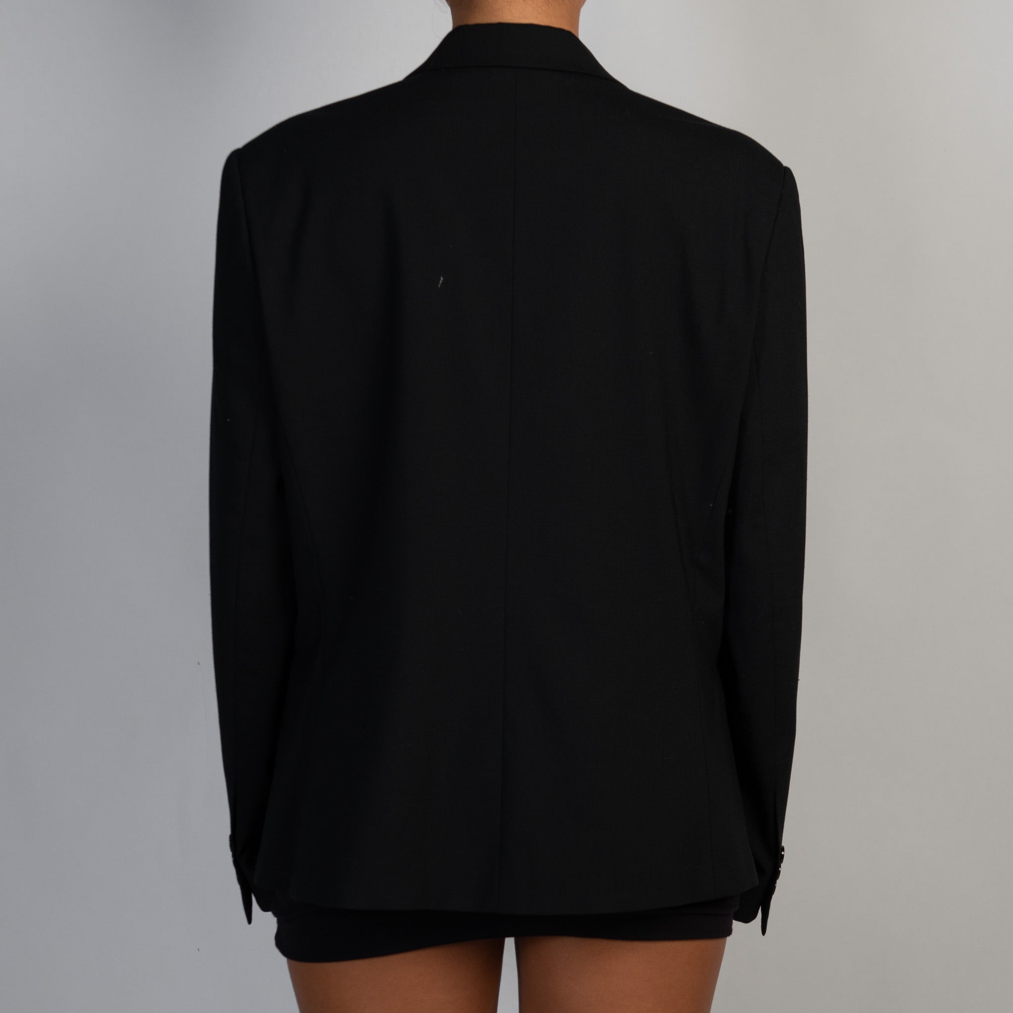 CLASSIC BLACK BLAZER