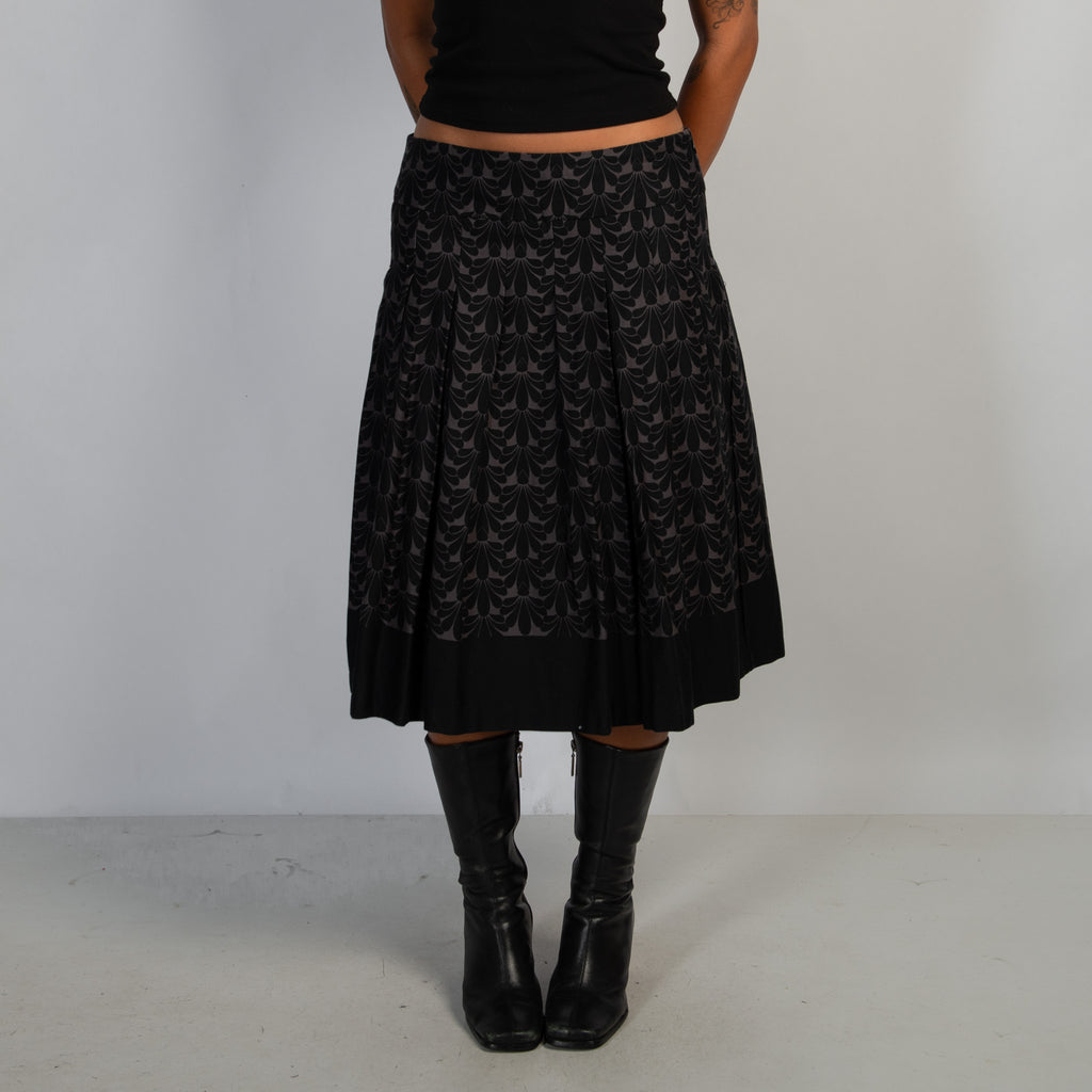 PLEAT PATTERN MIDI SKIRT