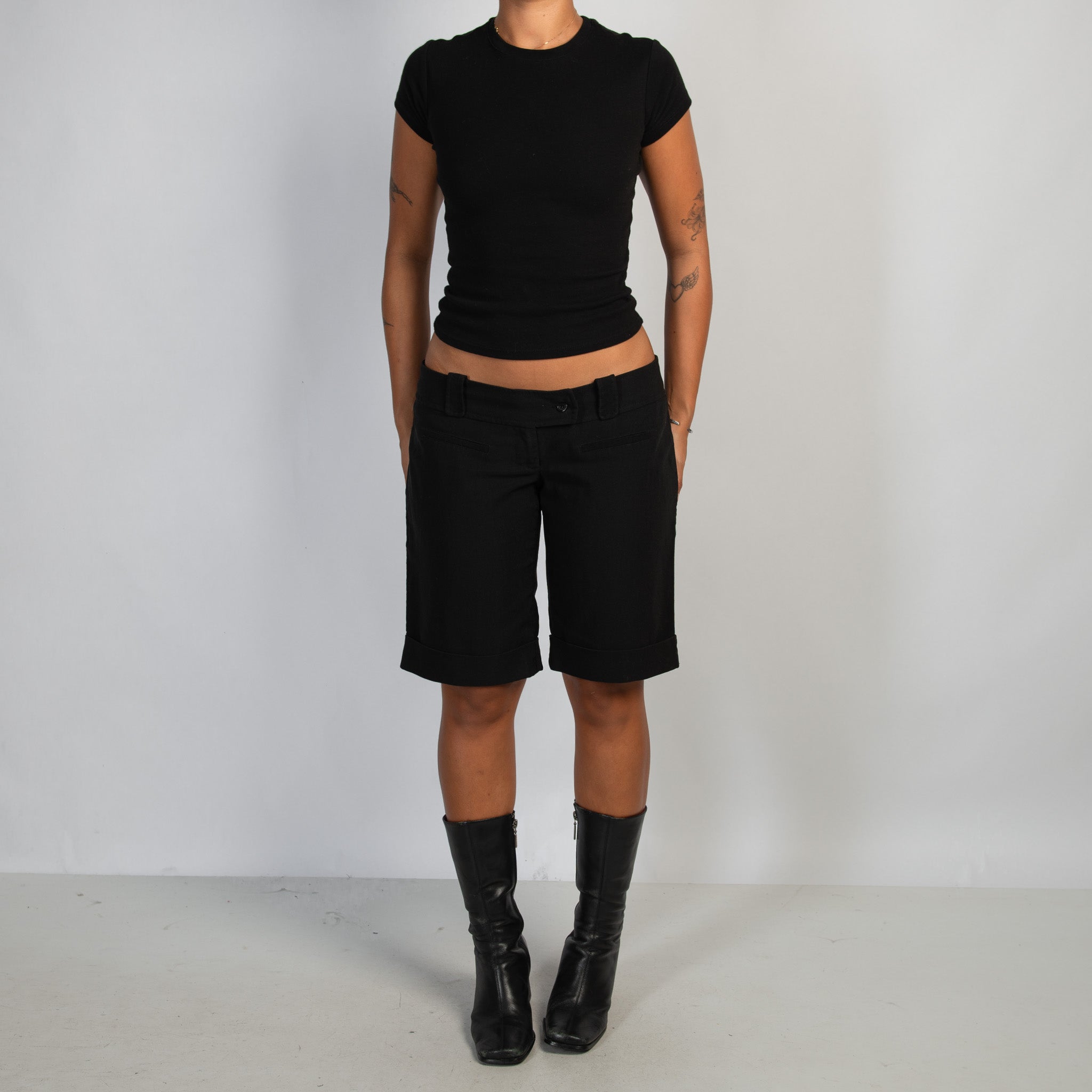 BLACK LONGLINE SHORTS