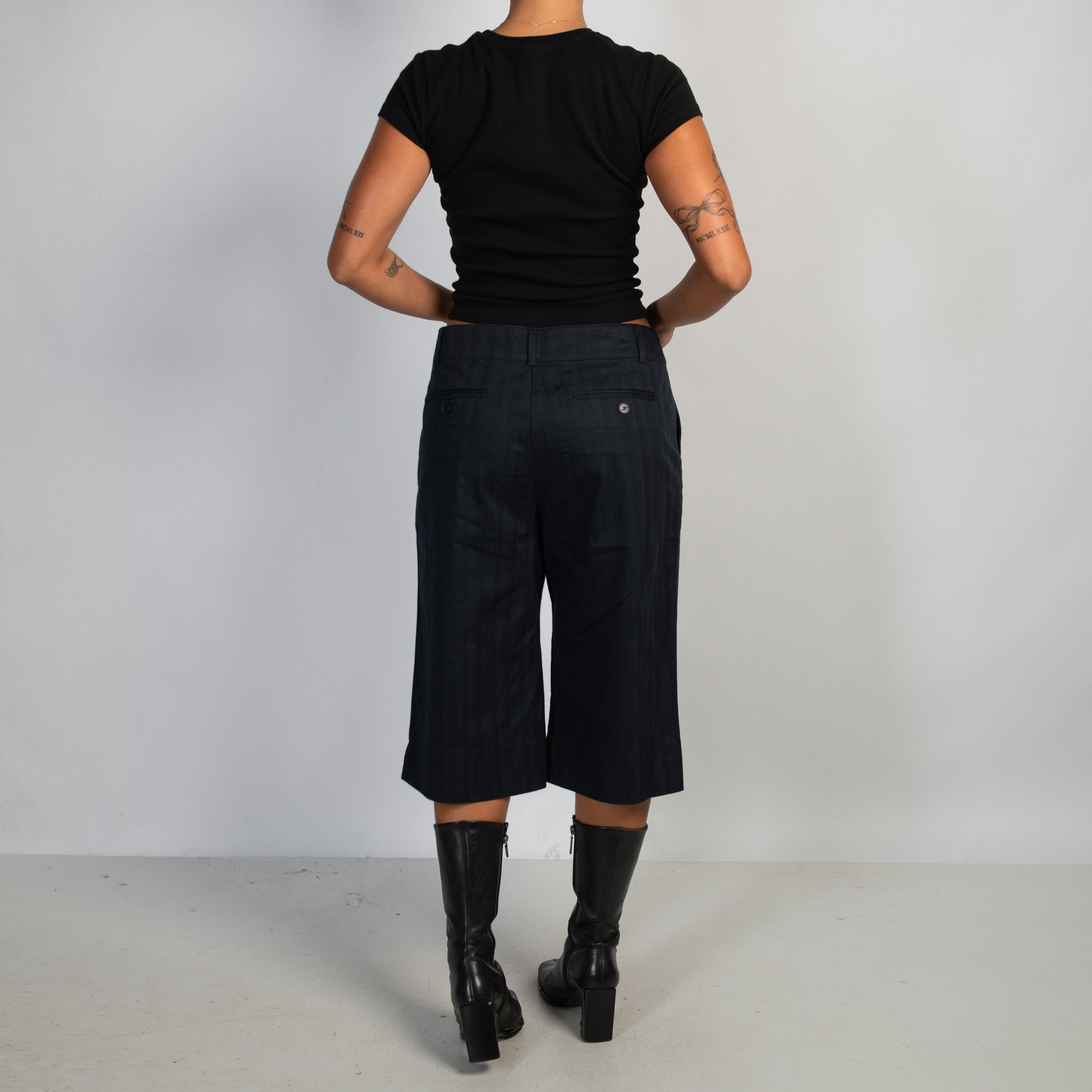 DEEP NAVY CAPRI TROUSERS