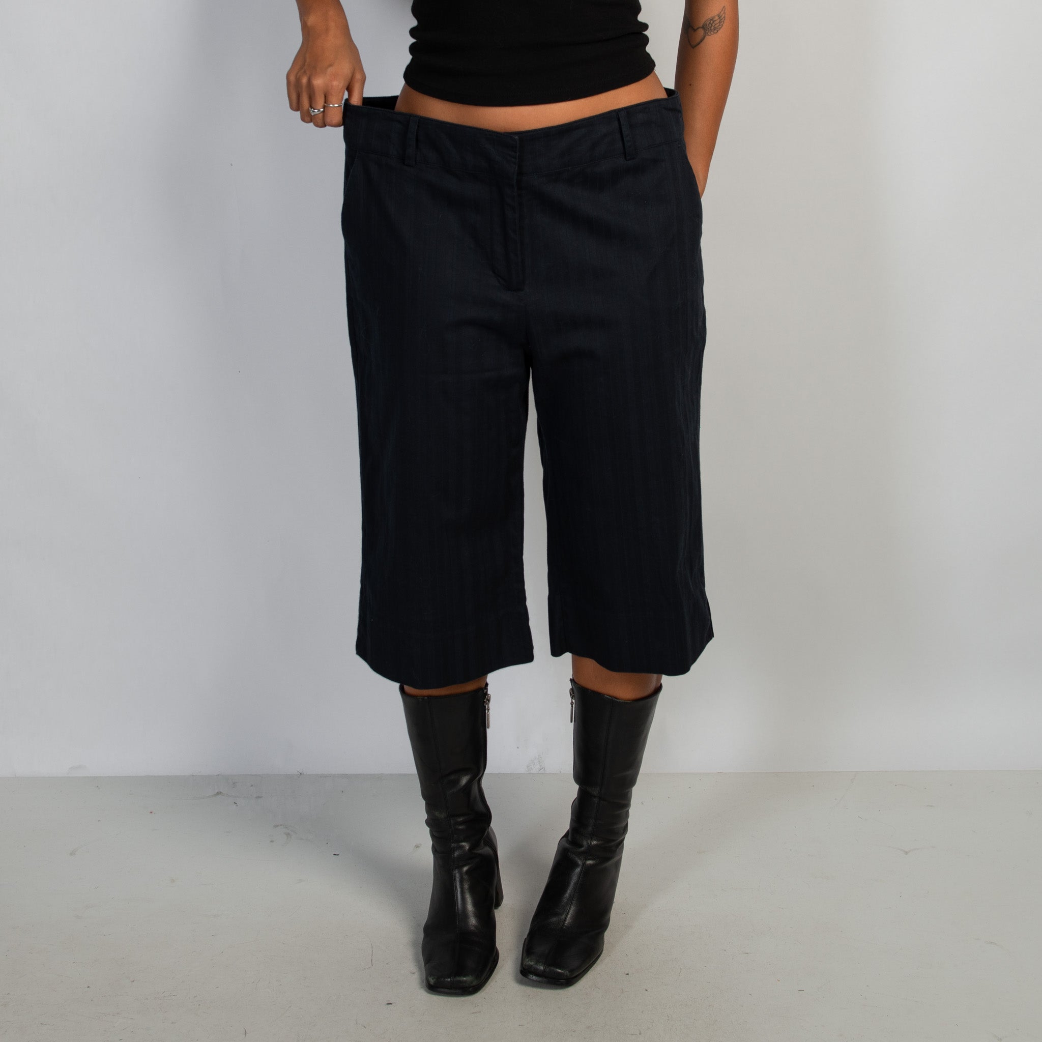 DEEP NAVY CAPRI TROUSERS