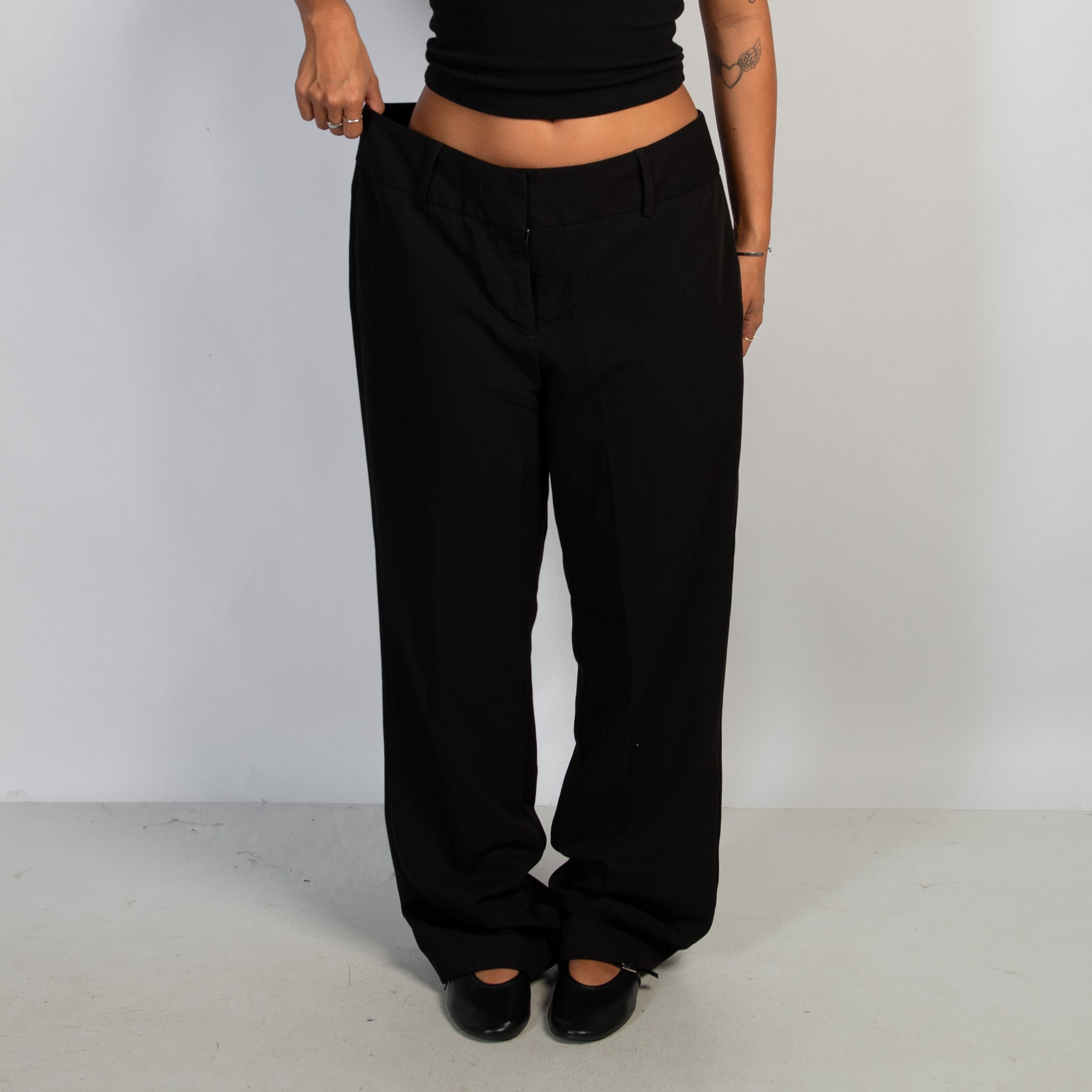 BLACK STRAIGHT LEG PANTS