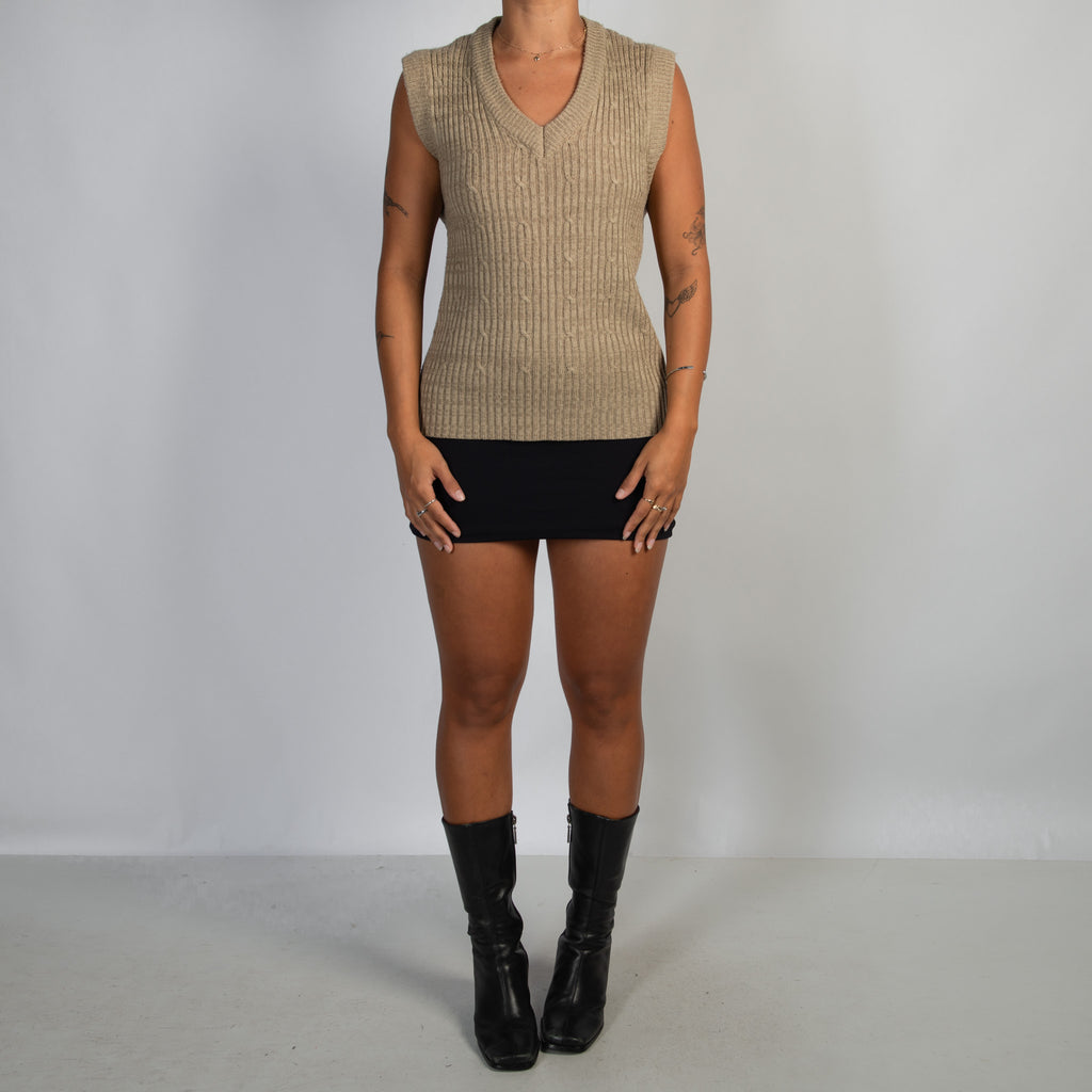 BEIGE KNIT VEST