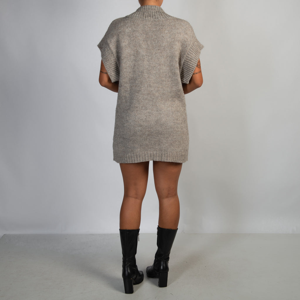 GREIGE PLUNGE KNIT DRESS