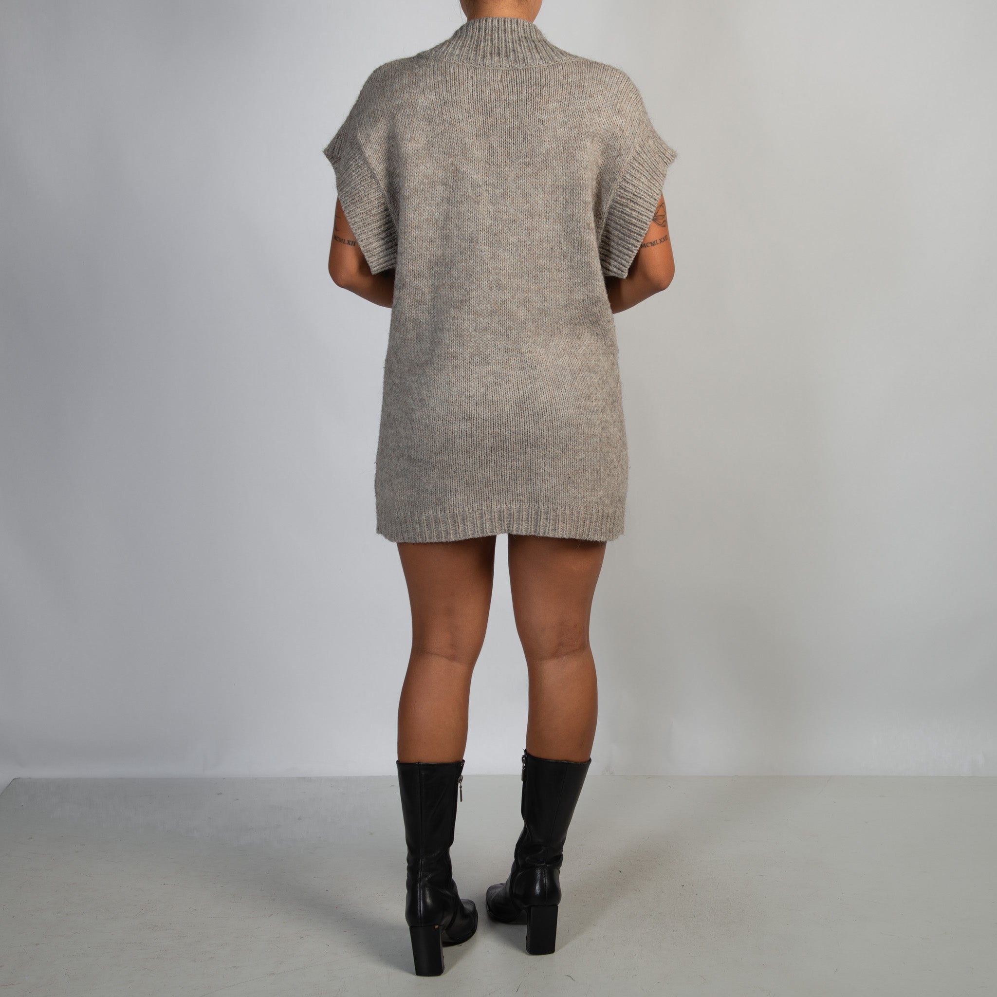 GREIGE PLUNGE KNIT DRESS
