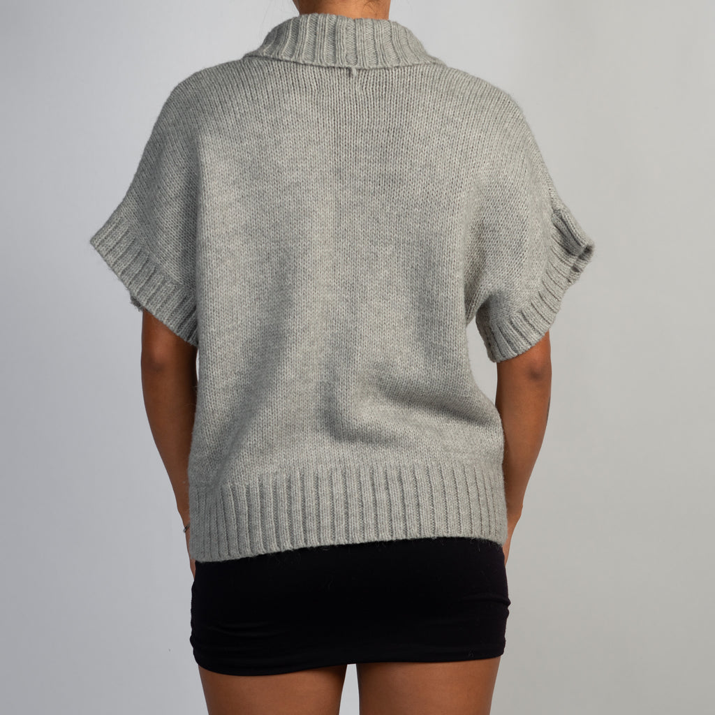 GREY SHORT SLEEVE KNIT