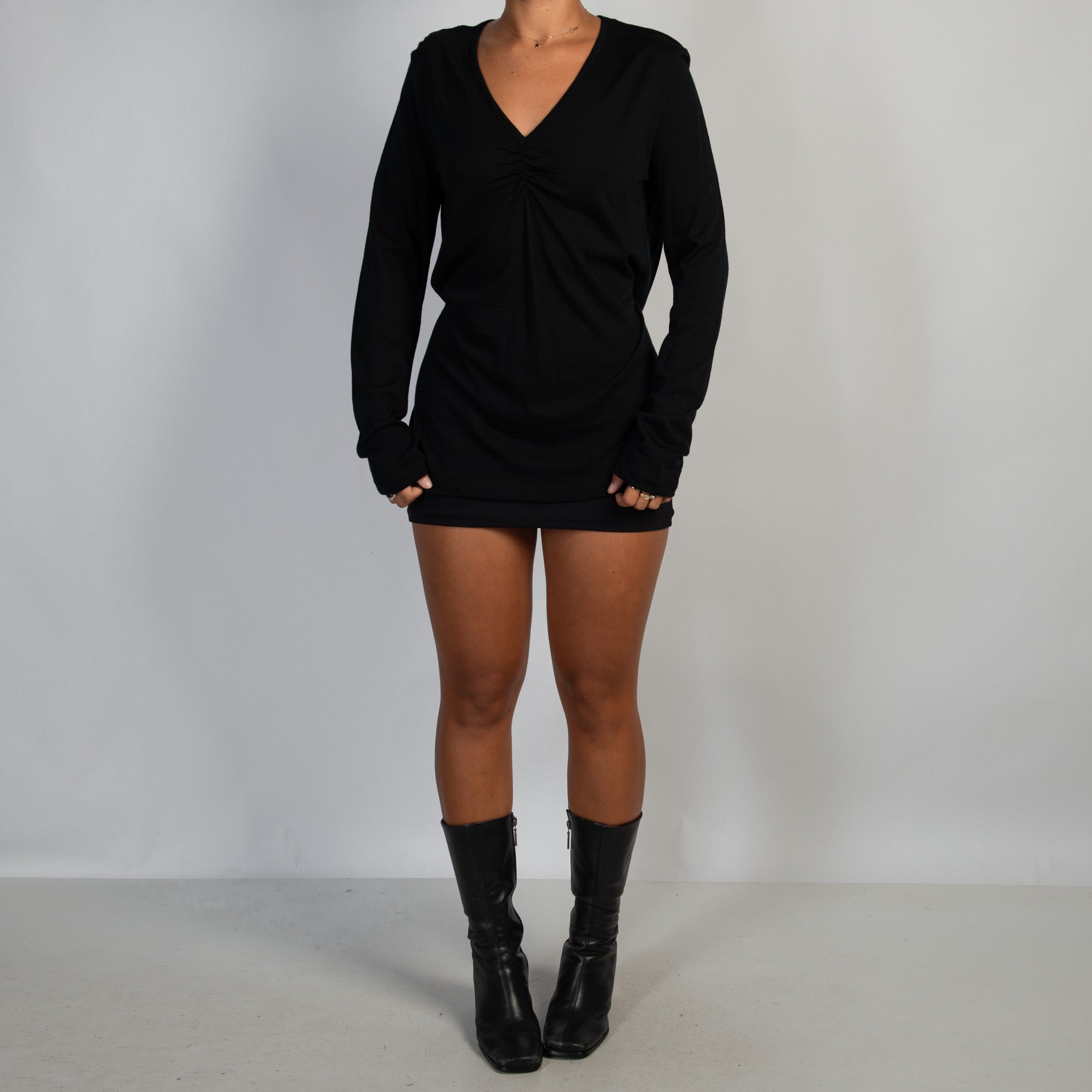 BLACK WOOL LONG SLEEVE TOP