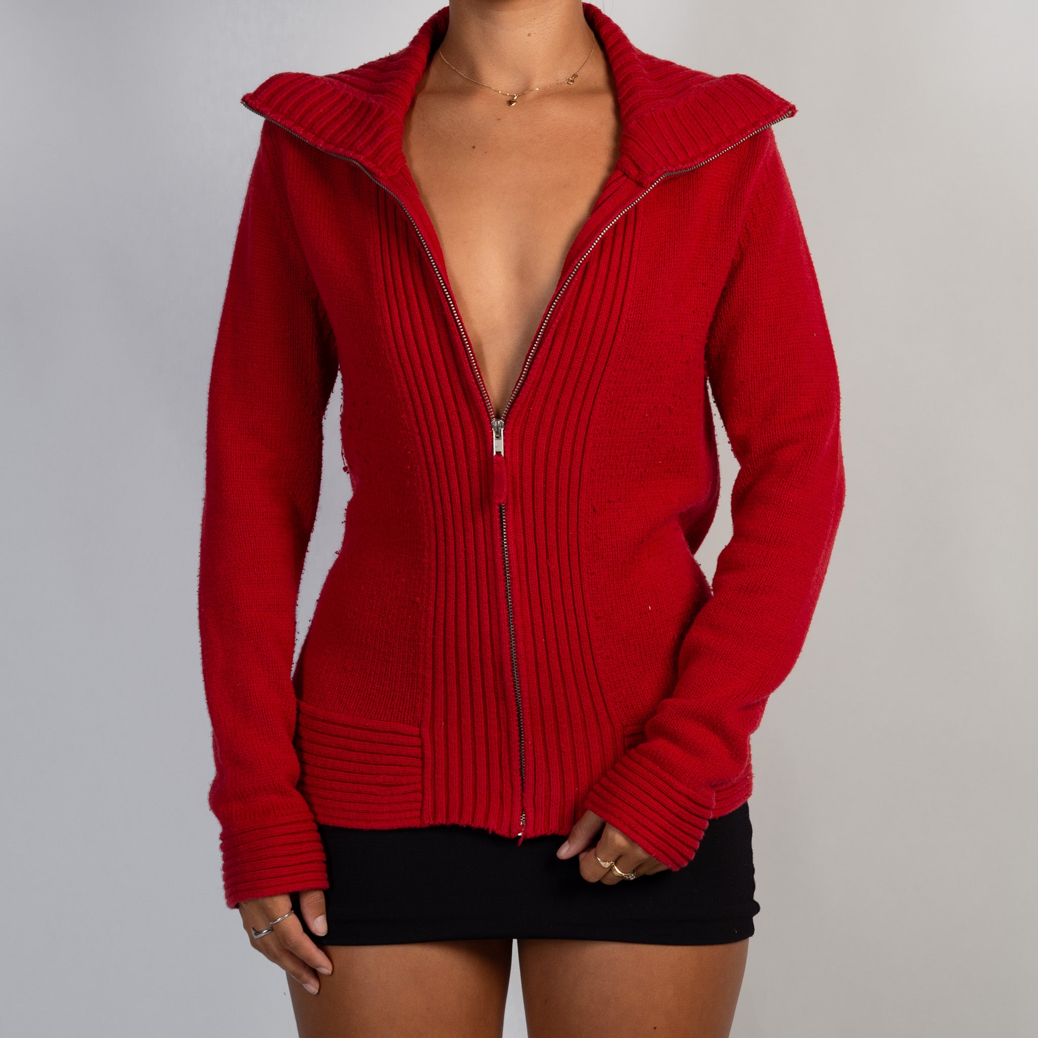 RED ZIP KNIT CARDIGAN