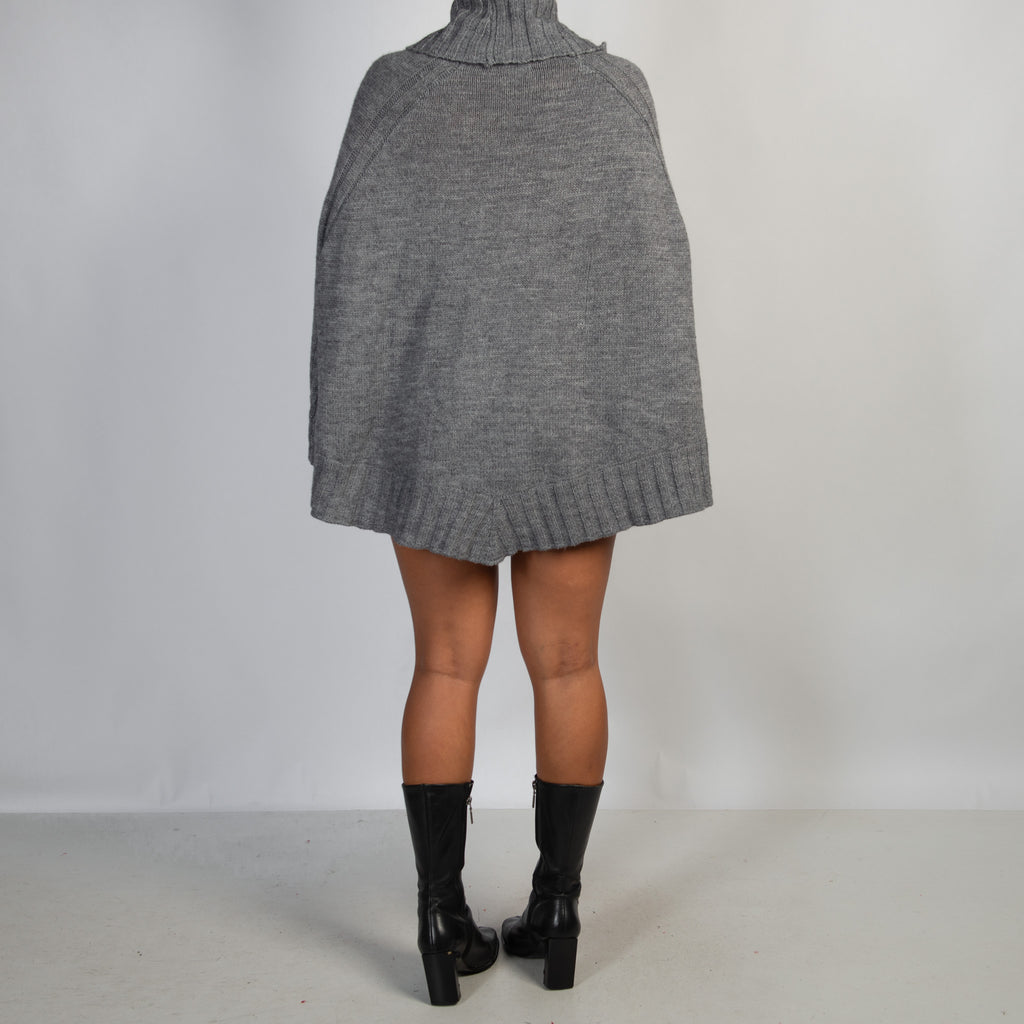 GREY TURTLENECK PONCHO