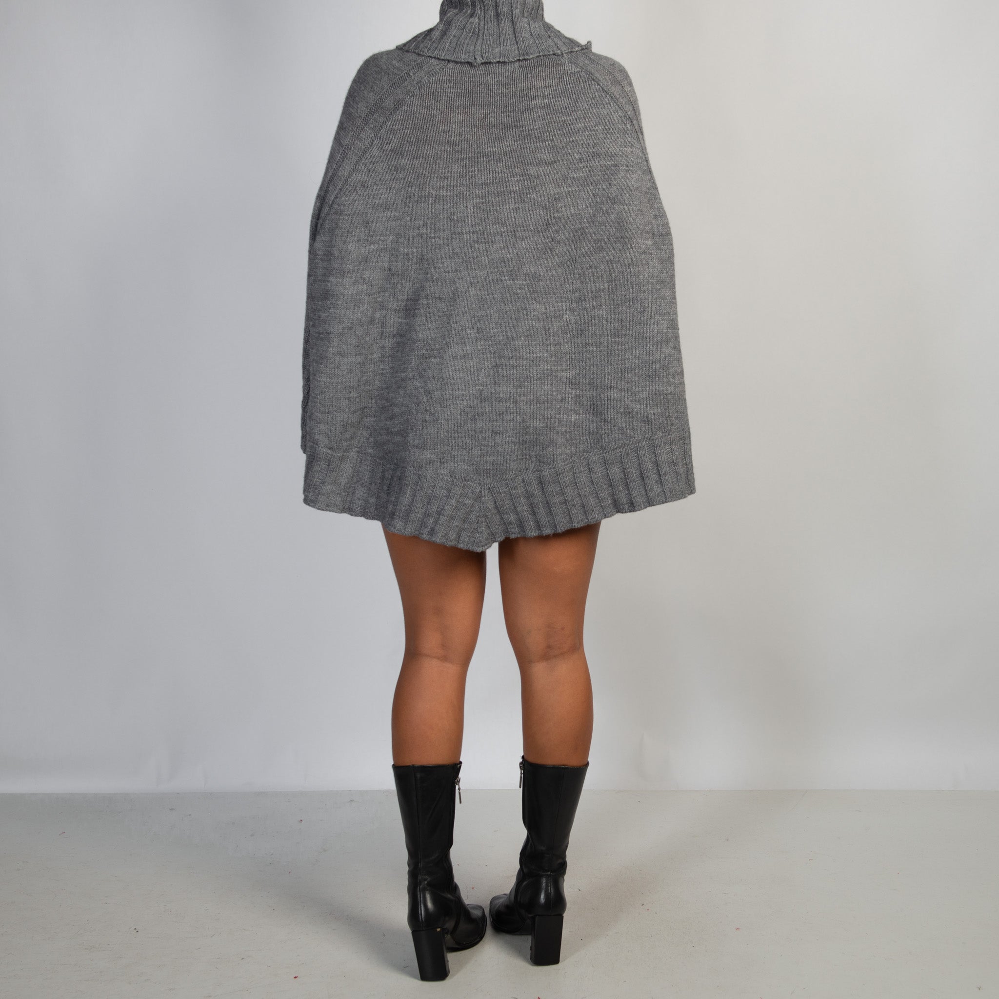 GREY TURTLENECK PONCHO