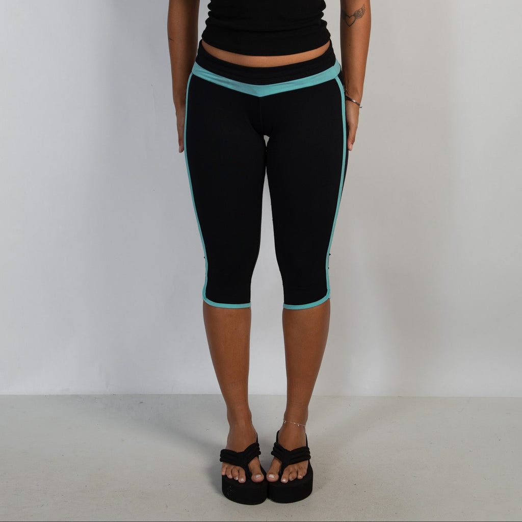 BLUE TRIM CAPRI TIGHTS