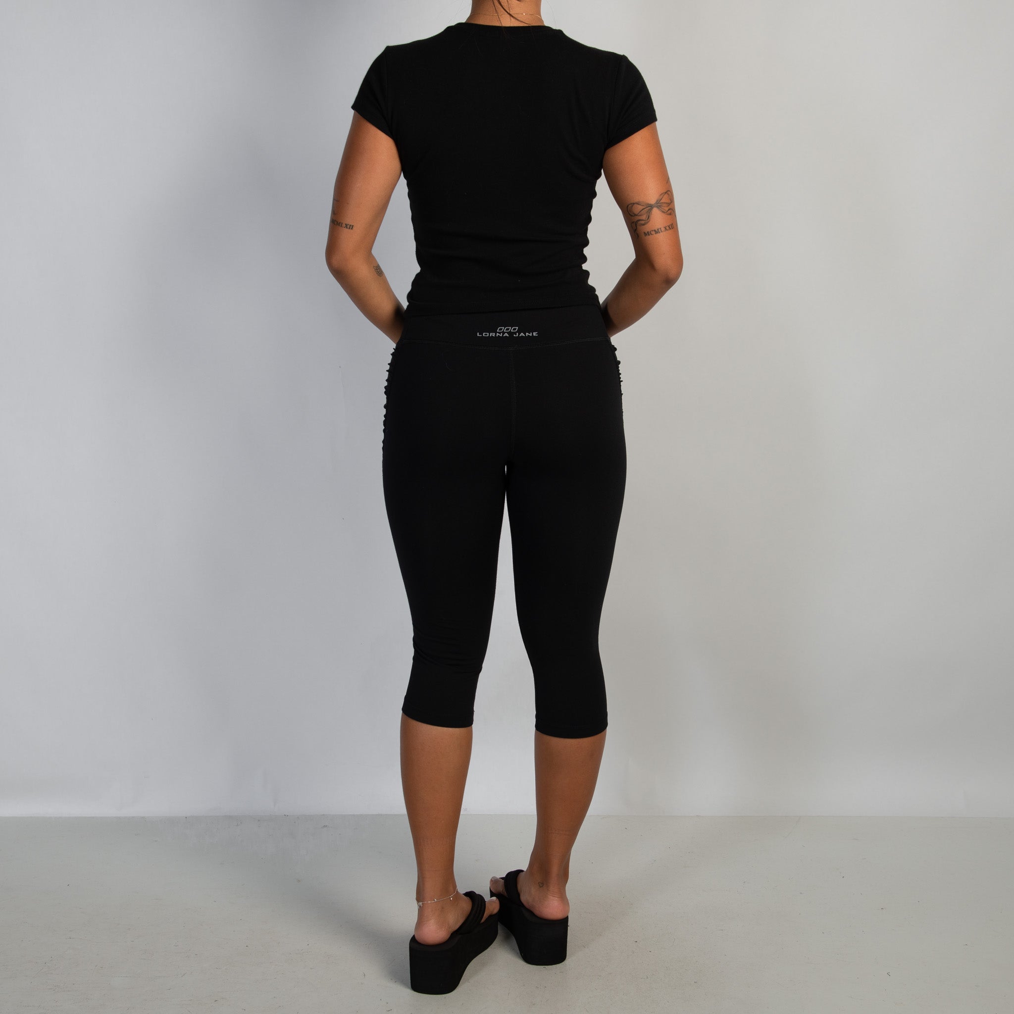 BLACK RUCHED 3/4 TIGHTS
