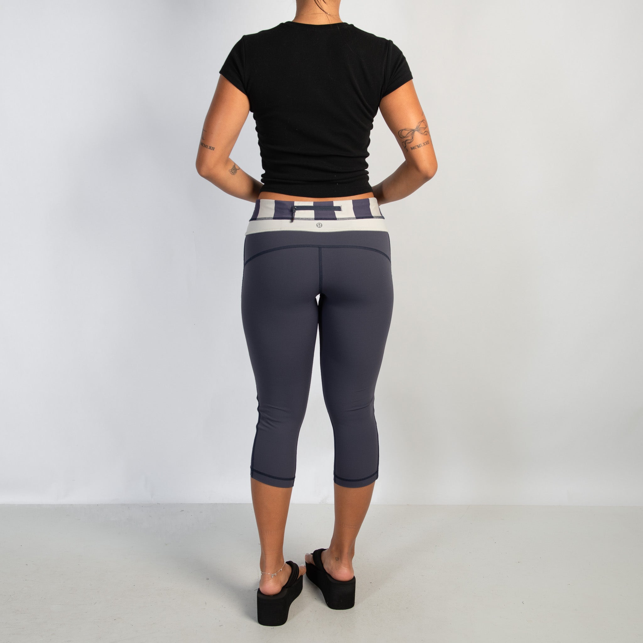 NAVY 3/4 TIGHTS