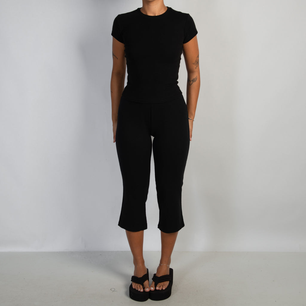 BLACK LOUNGE CAPRI PANTS