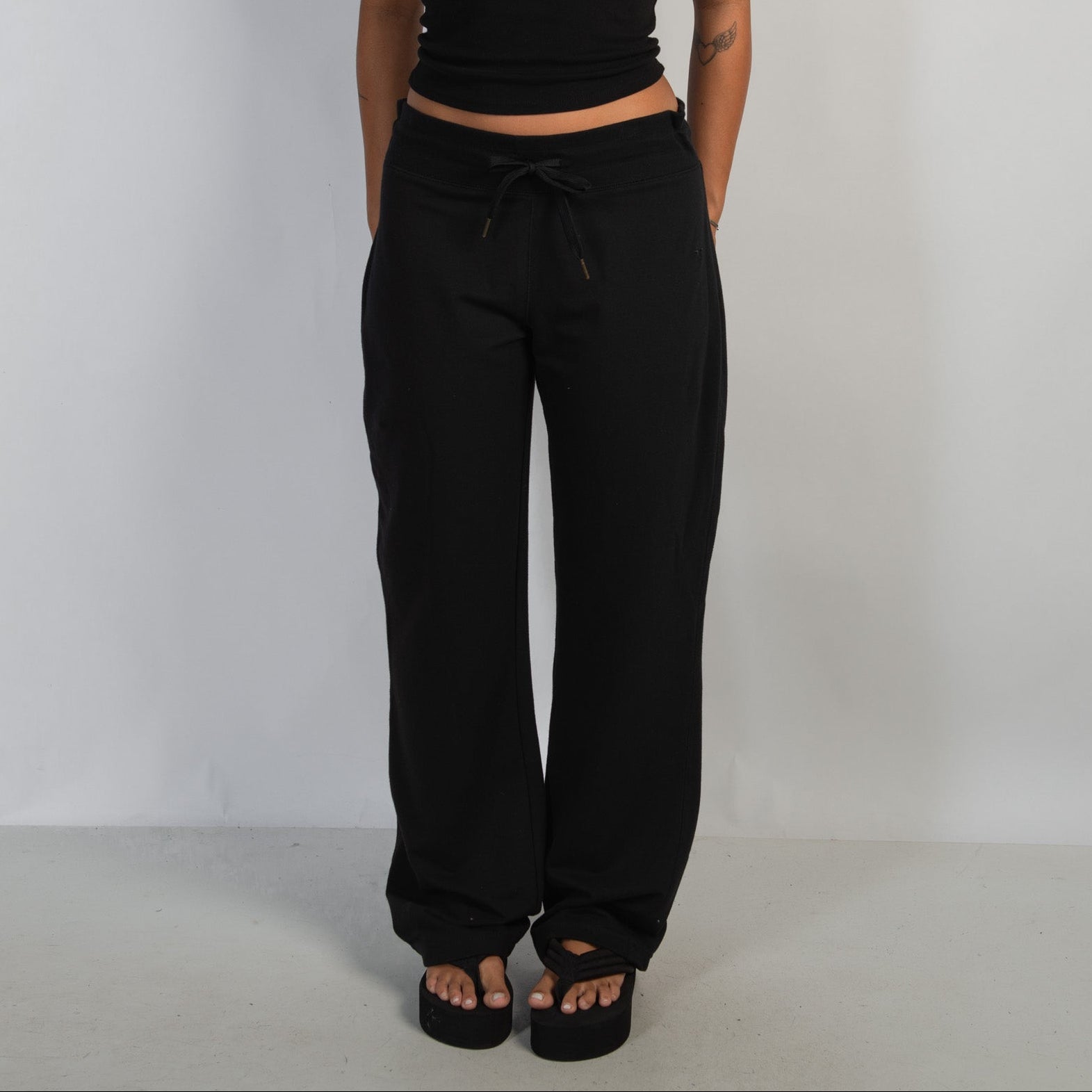 BLACK LOUNGE PANTS