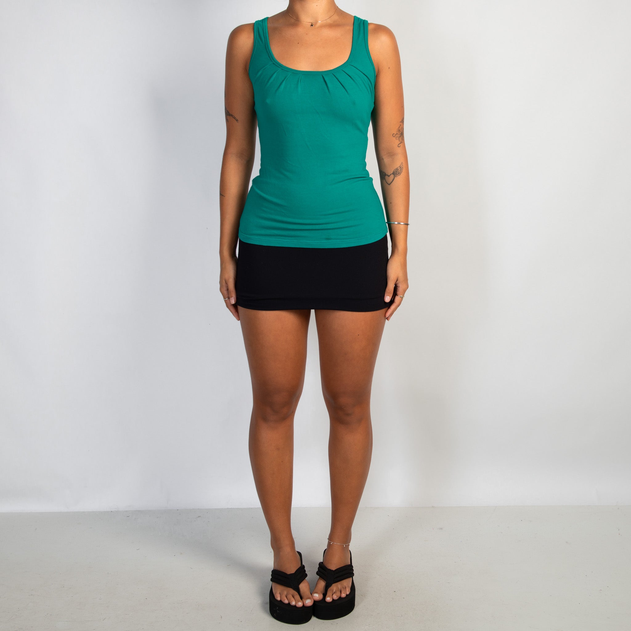 GREEN SCOOP TANK TOP