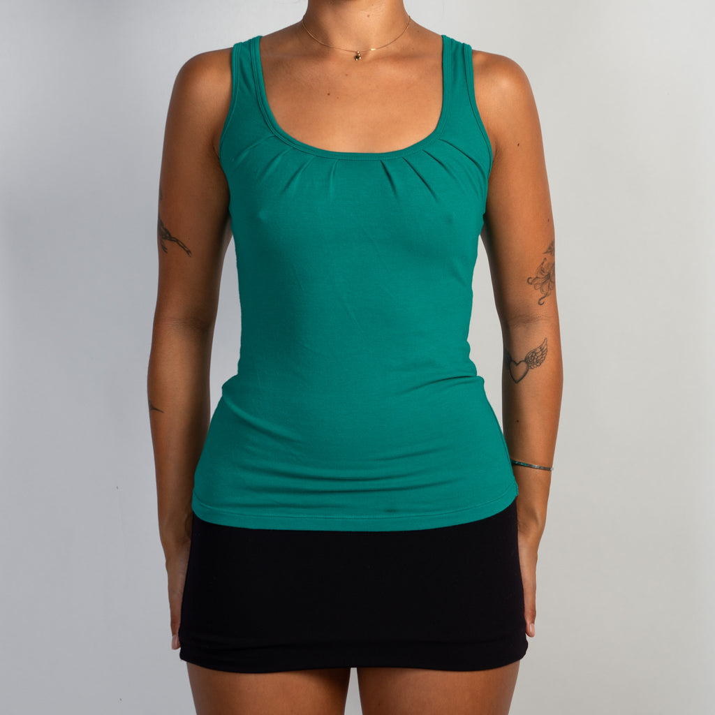 GREEN SCOOP TANK TOP
