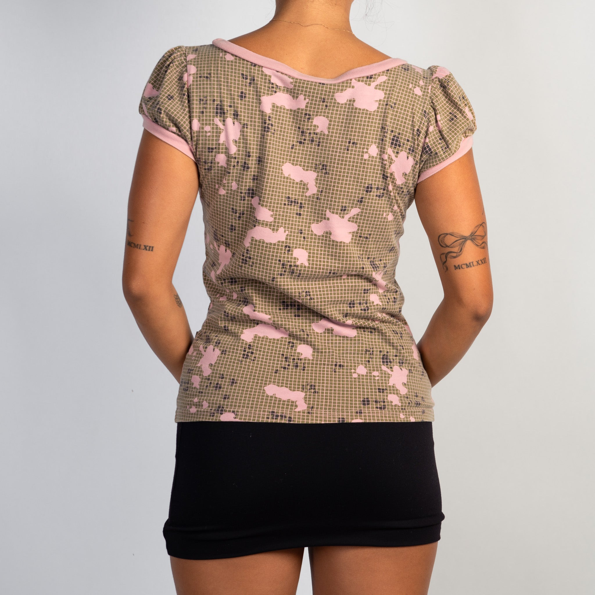 PATTERNED SLIM FIT TEE