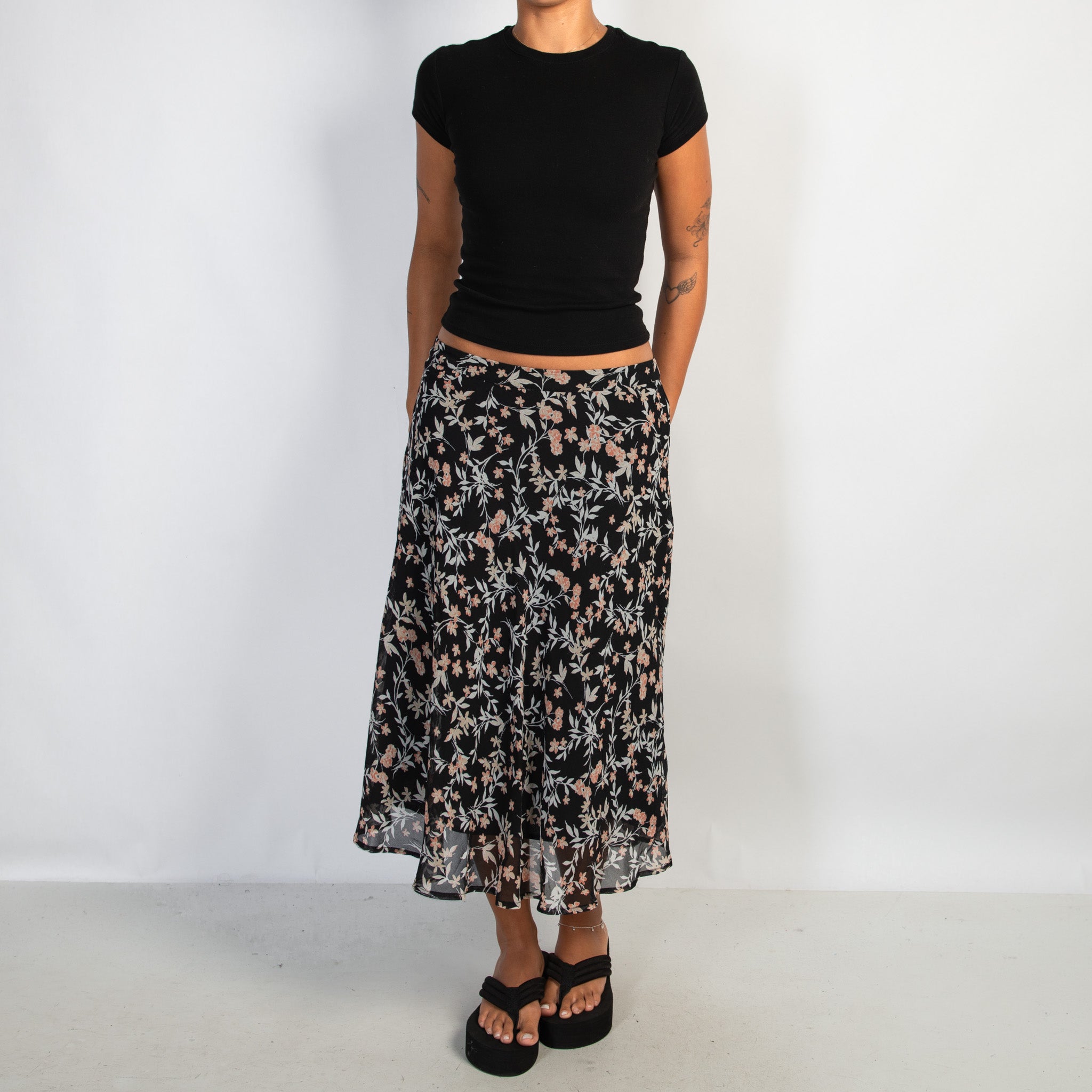 BLACK FLORAL MIDI SKIRT