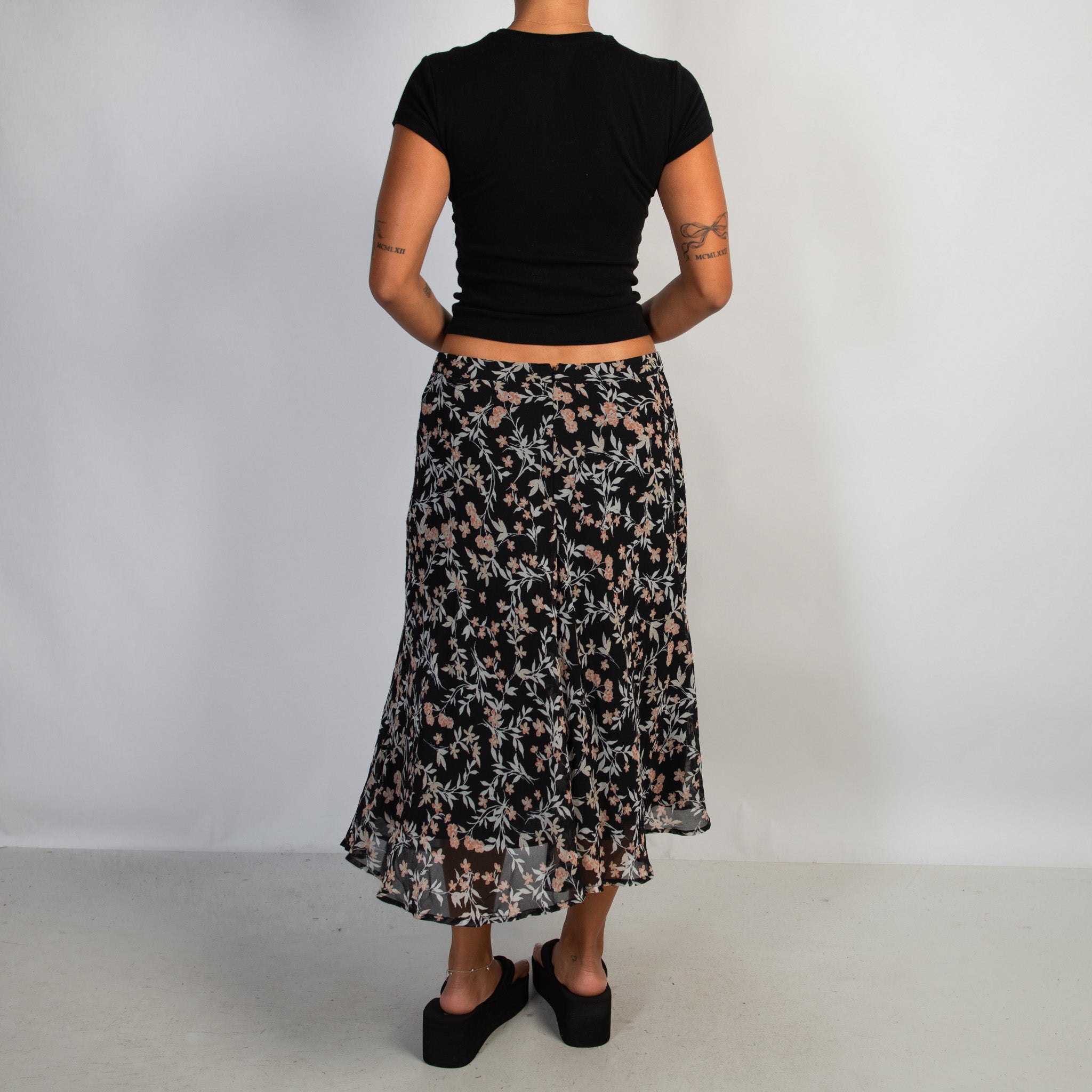 BLACK FLORAL MIDI SKIRT