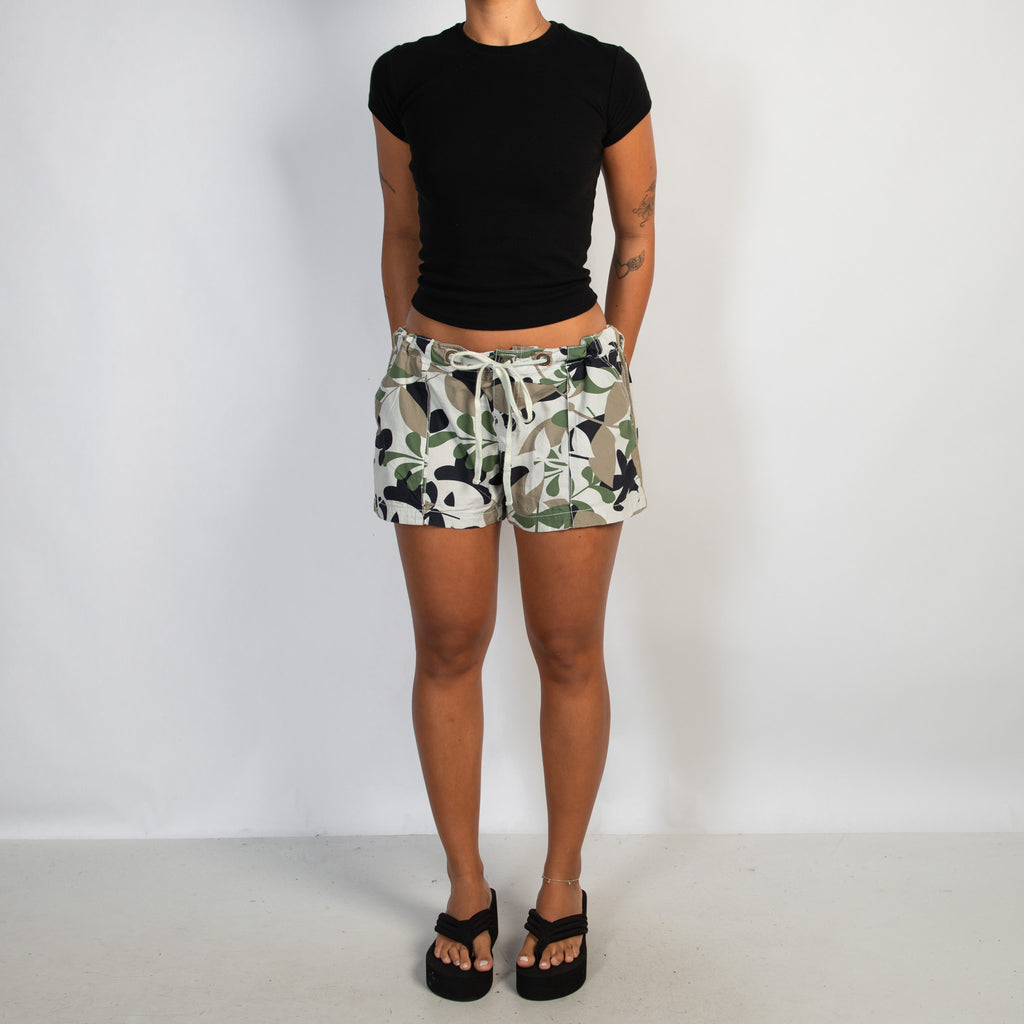 KHAKI DRAWSTRING SHORTS