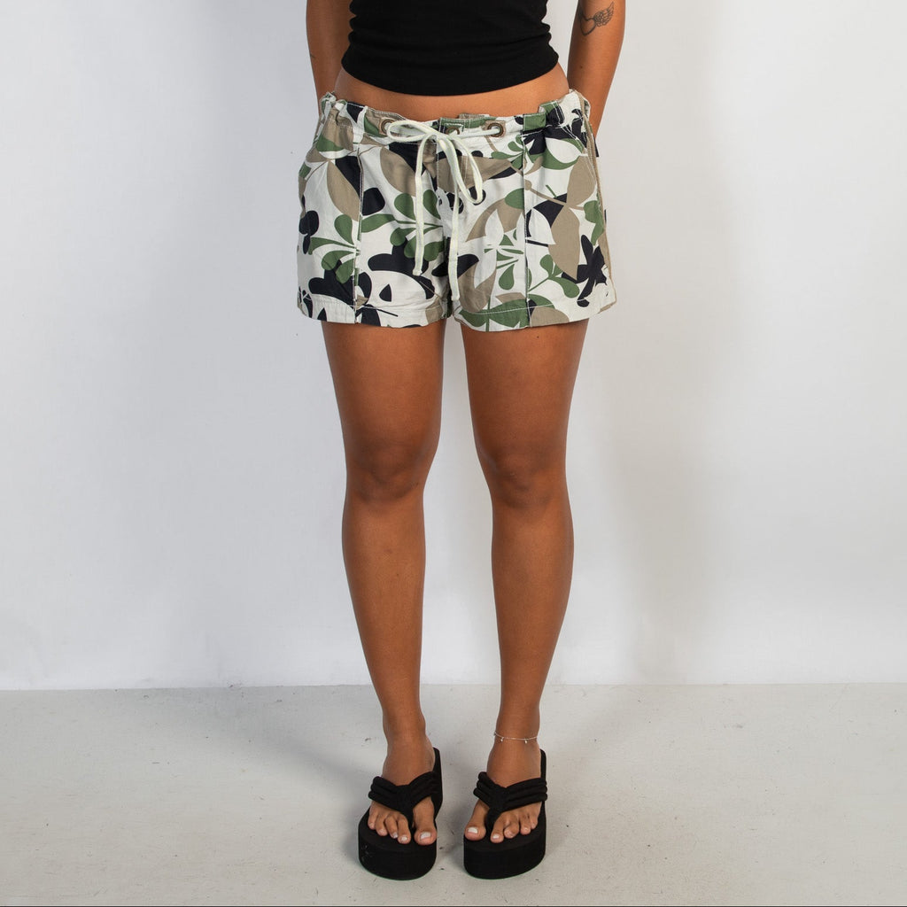 KHAKI DRAWSTRING SHORTS