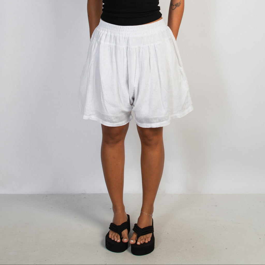 WHITE LINEN SHORTS