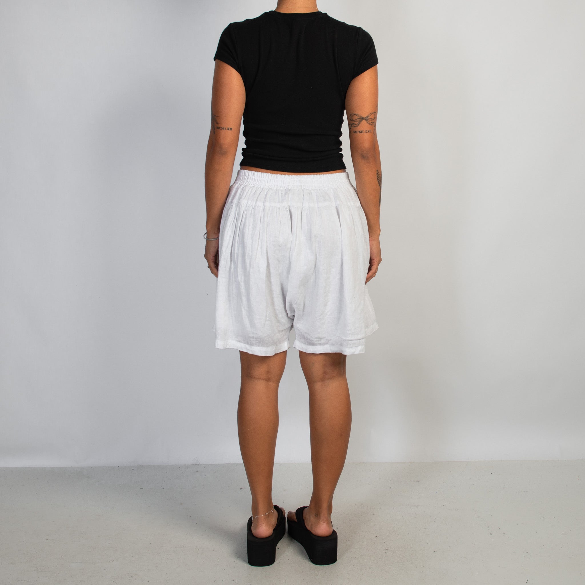 WHITE LINEN SHORTS