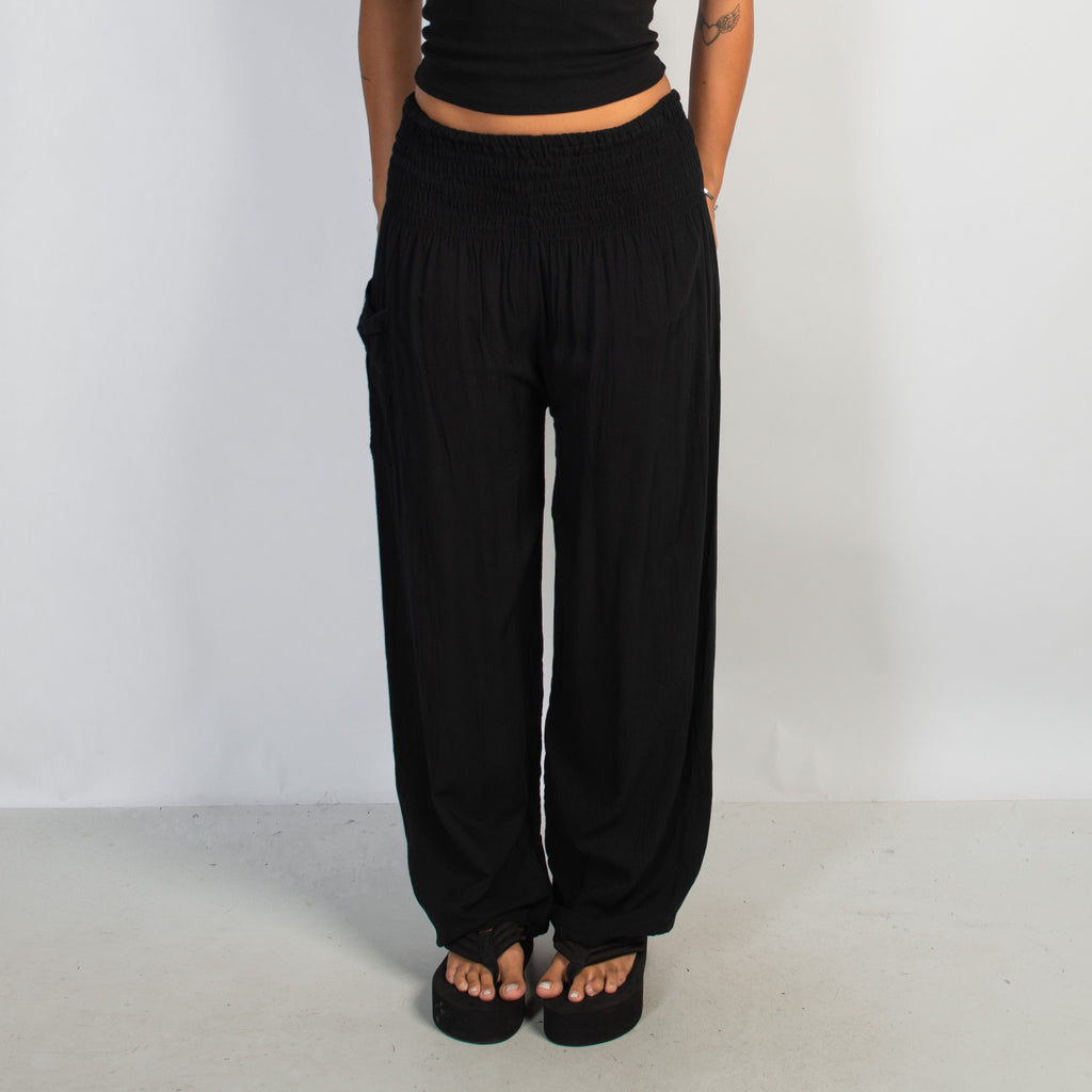 BLACK LOOSE FIT PANTS