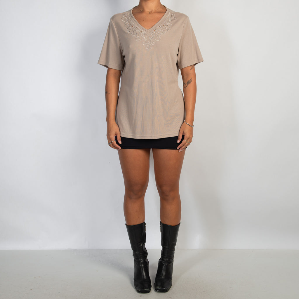 BEIGE V NECK TEE
