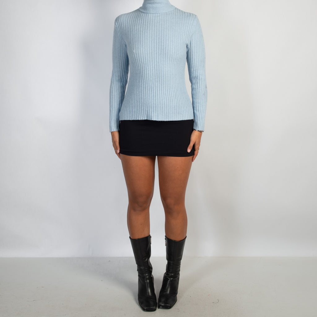 BLUE TURTLENECK TOP
