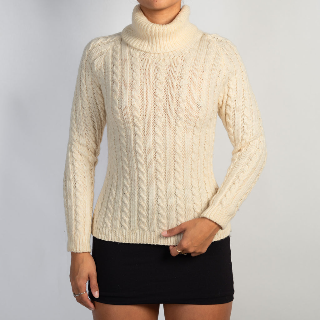 CREAM CABLE KNIT SWEATER
