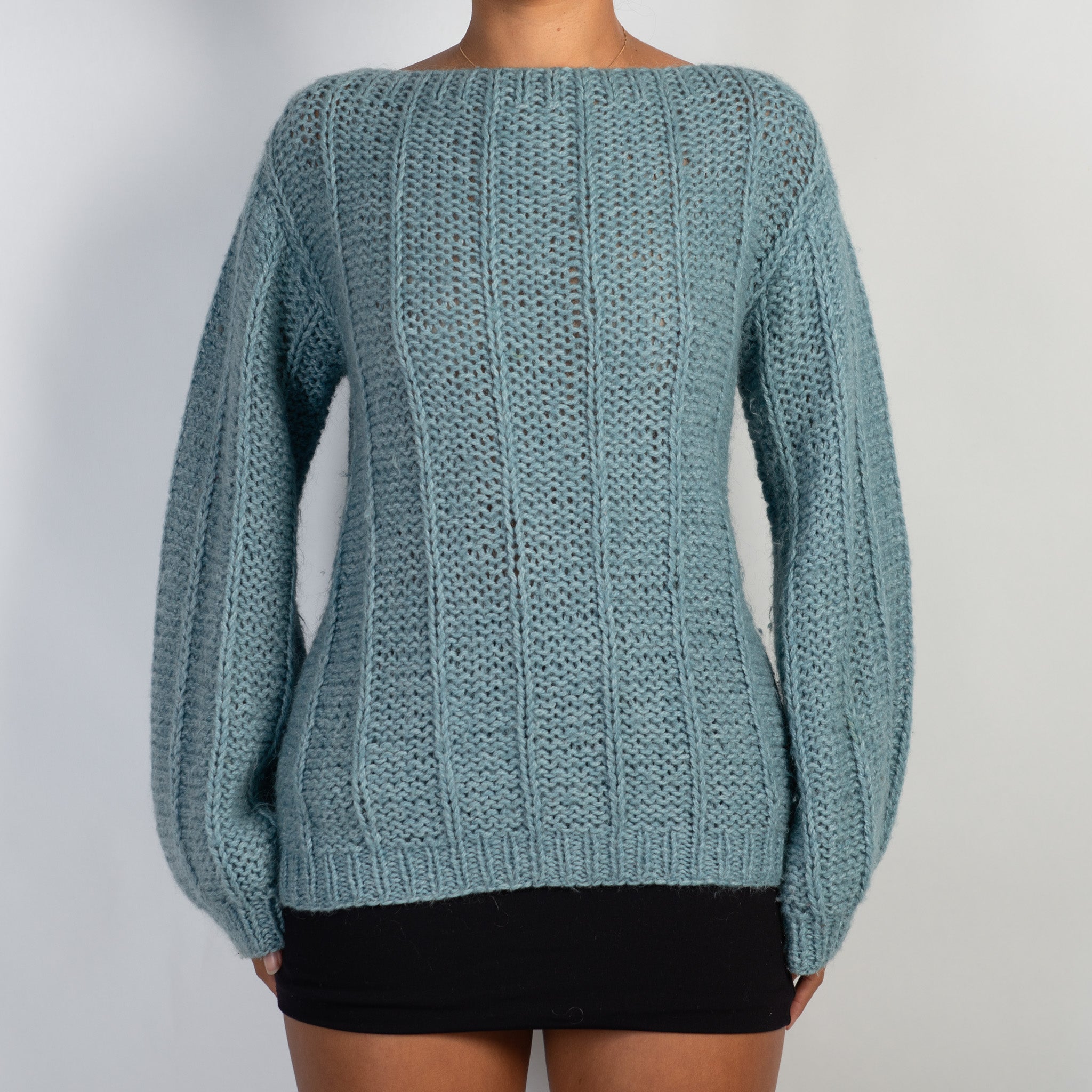 BLUE KNIT SWEATER