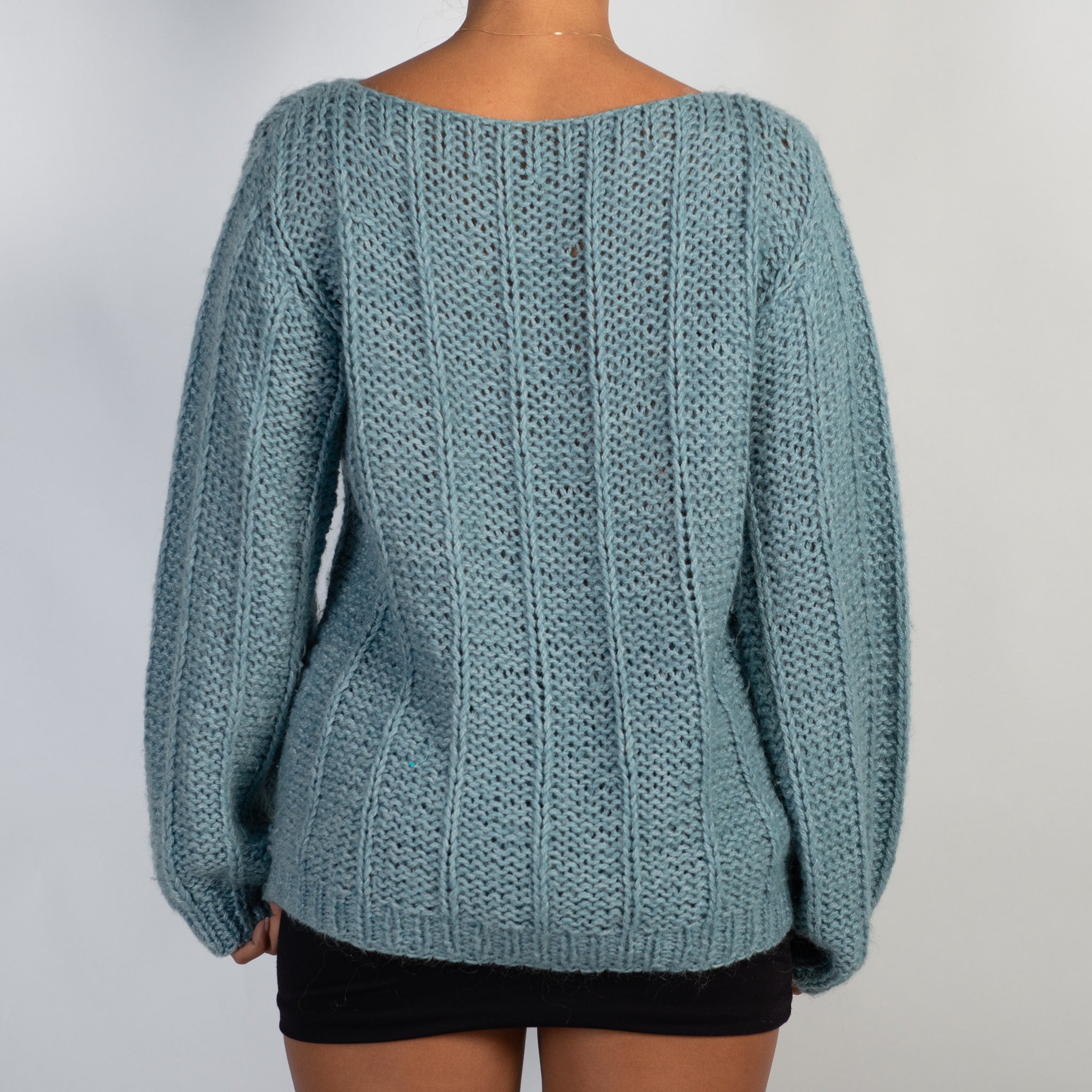 BLUE KNIT SWEATER