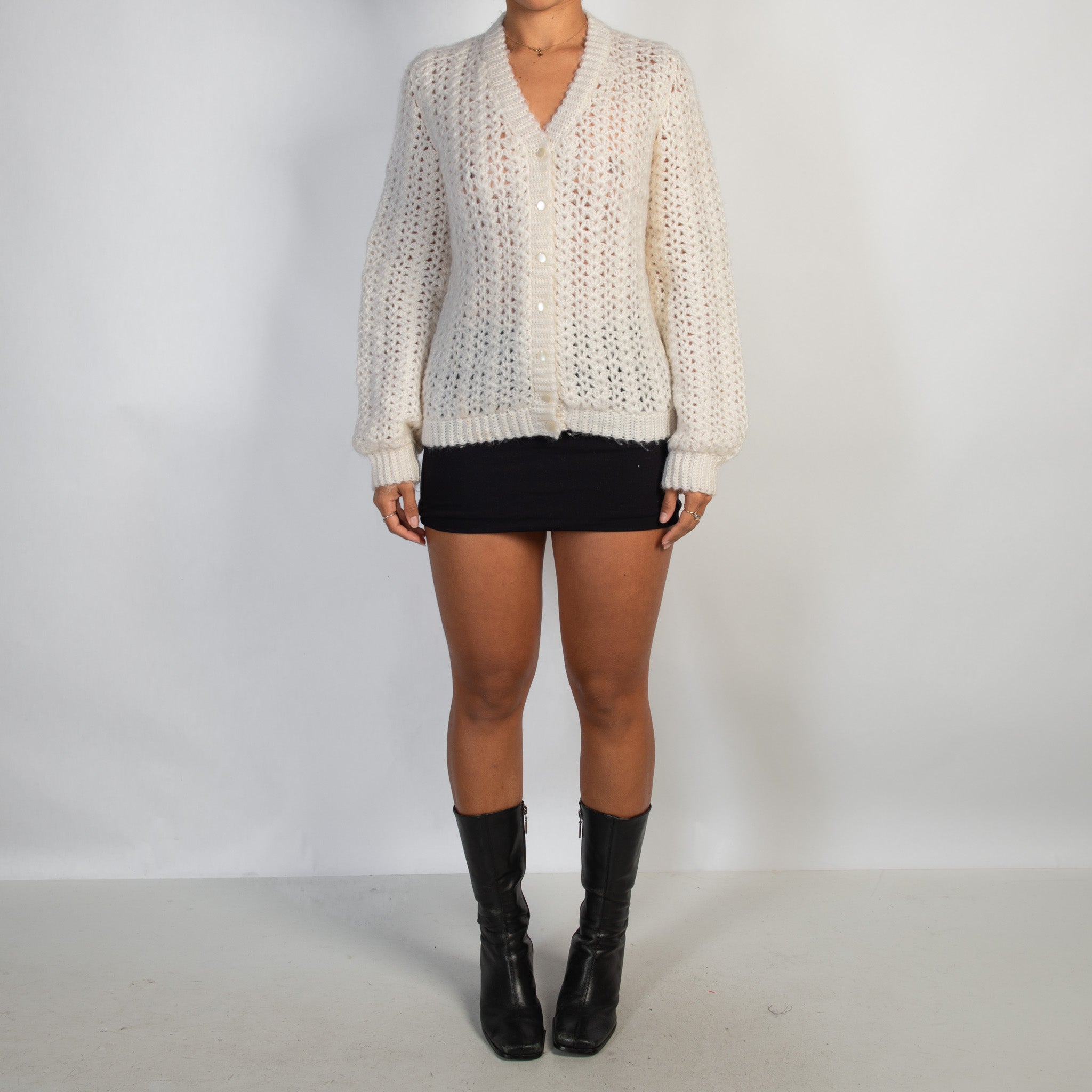WHITE KNIT CARDIGAN