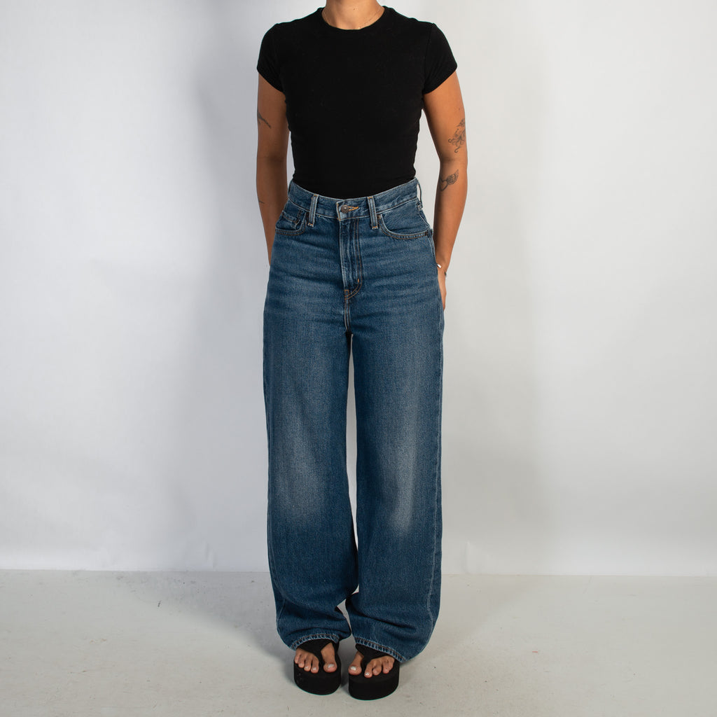 LEVIS HIGH LOOSE JEANS